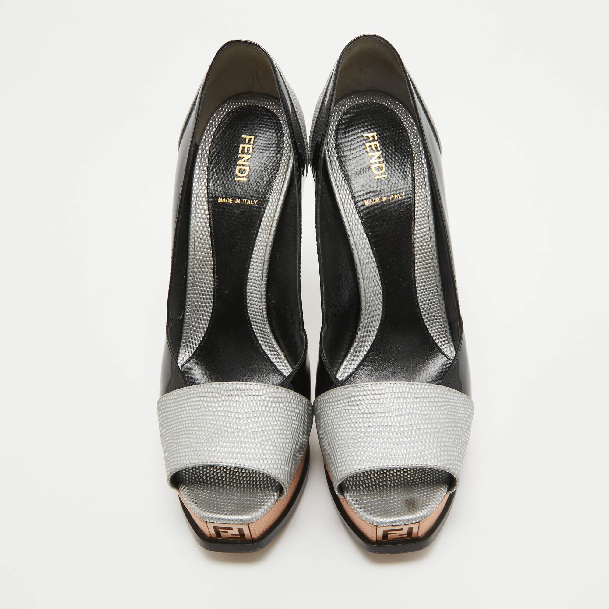 Beige Fendi escarpins Fendista à bout ouvert en cuir texturé multicolore, taille 40 en vente