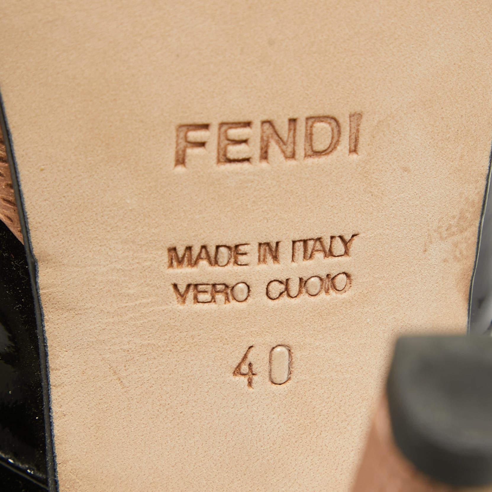 Fendi escarpins Fendista à bout ouvert en cuir texturé multicolore, taille 40 en vente 3
