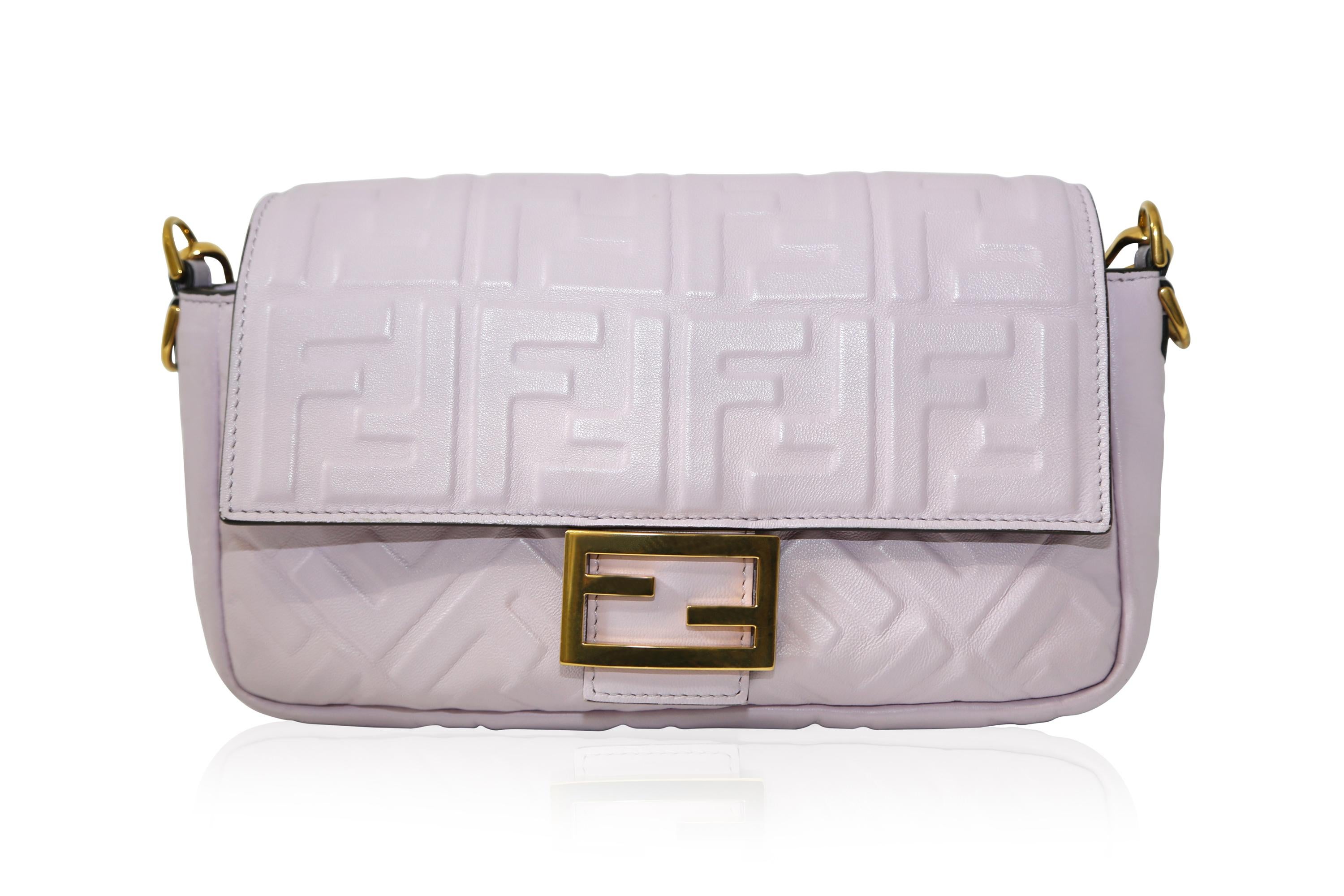 Baguette in nappa goffrata Fendi in vendita su 1stDibs anello baguette fendi baguette fendi argento come disegnare una baguette
