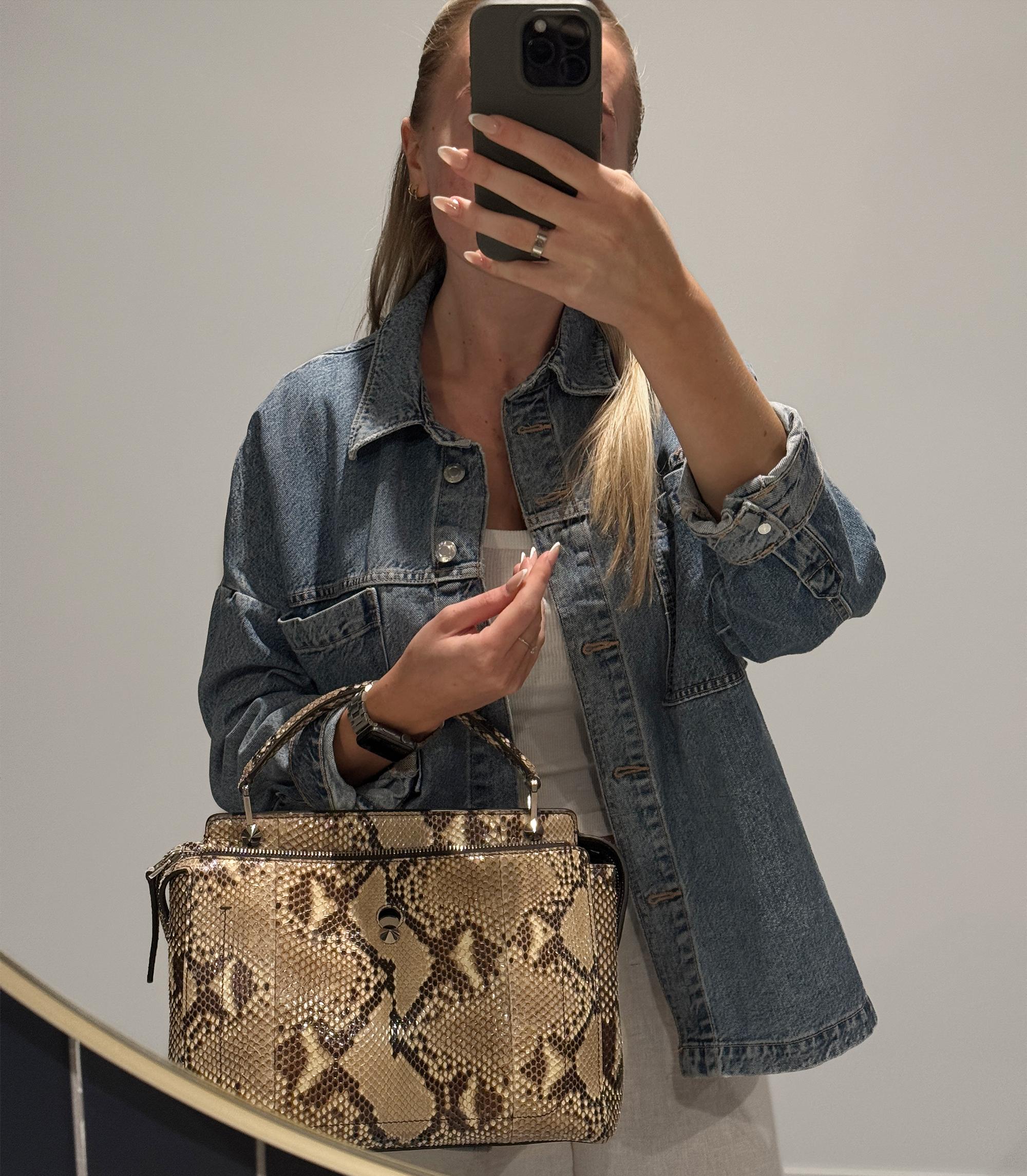 Fendi Dotcom en cuir de python naturel en vente 7