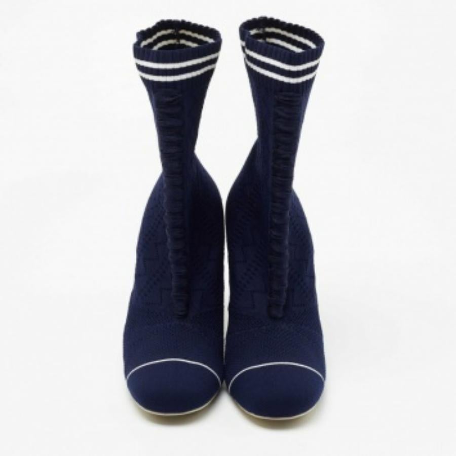 Bottes Rockoko en tissu tricoté bleu marine de Fendi Taille 40 Bon état - En vente à Dubai, Al Qouz 2
