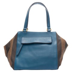 FENDI borsa Penguine in pelle blu navy a righe in tela con lato svasato