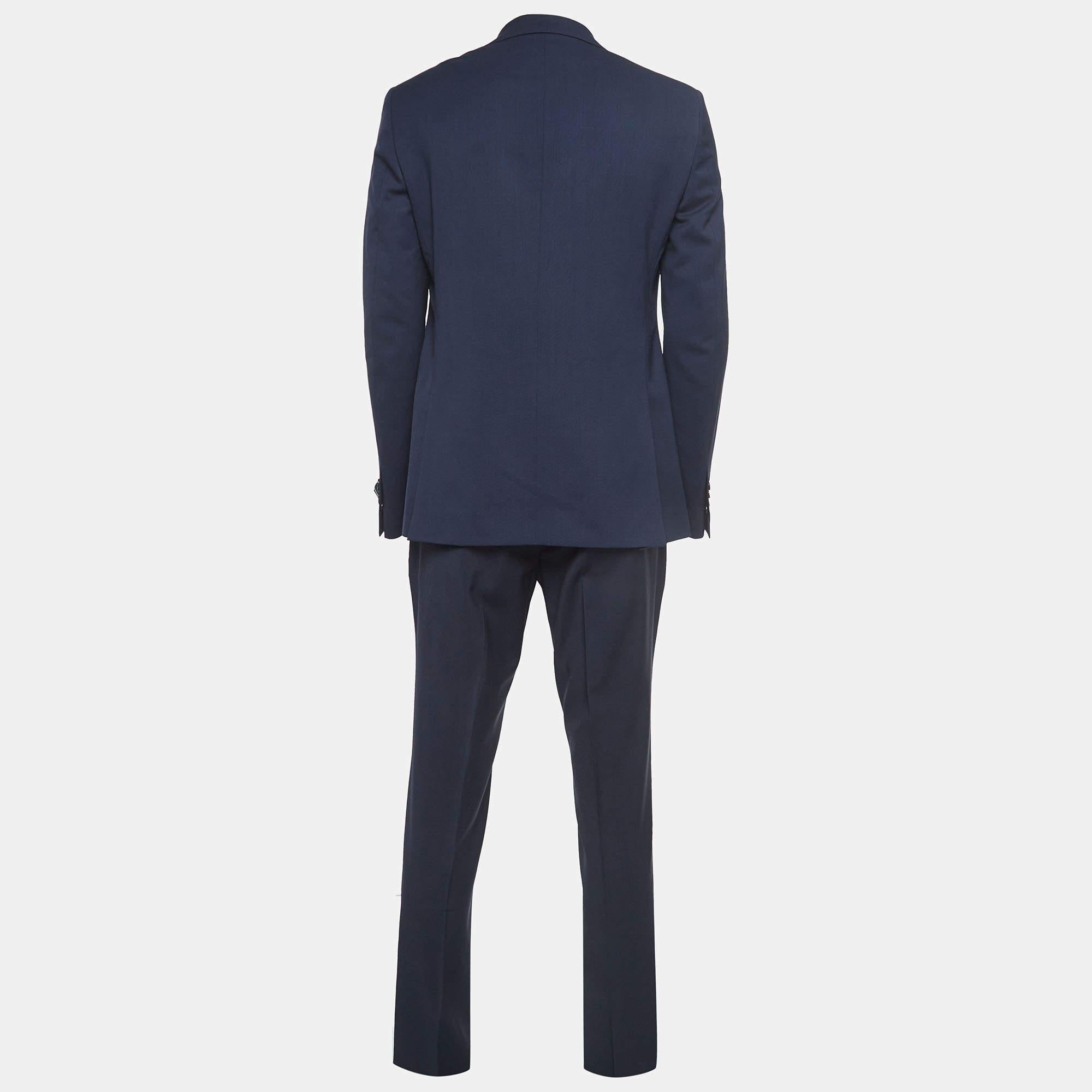 Characterized by impeccable tailoring, a good fit, and the use of quality materials, this suit set will help you serve dapper looks. Style it with oxfords or loafers to bring out the stylish appeal of the creation.

Includes: Original Dustbag, Brand