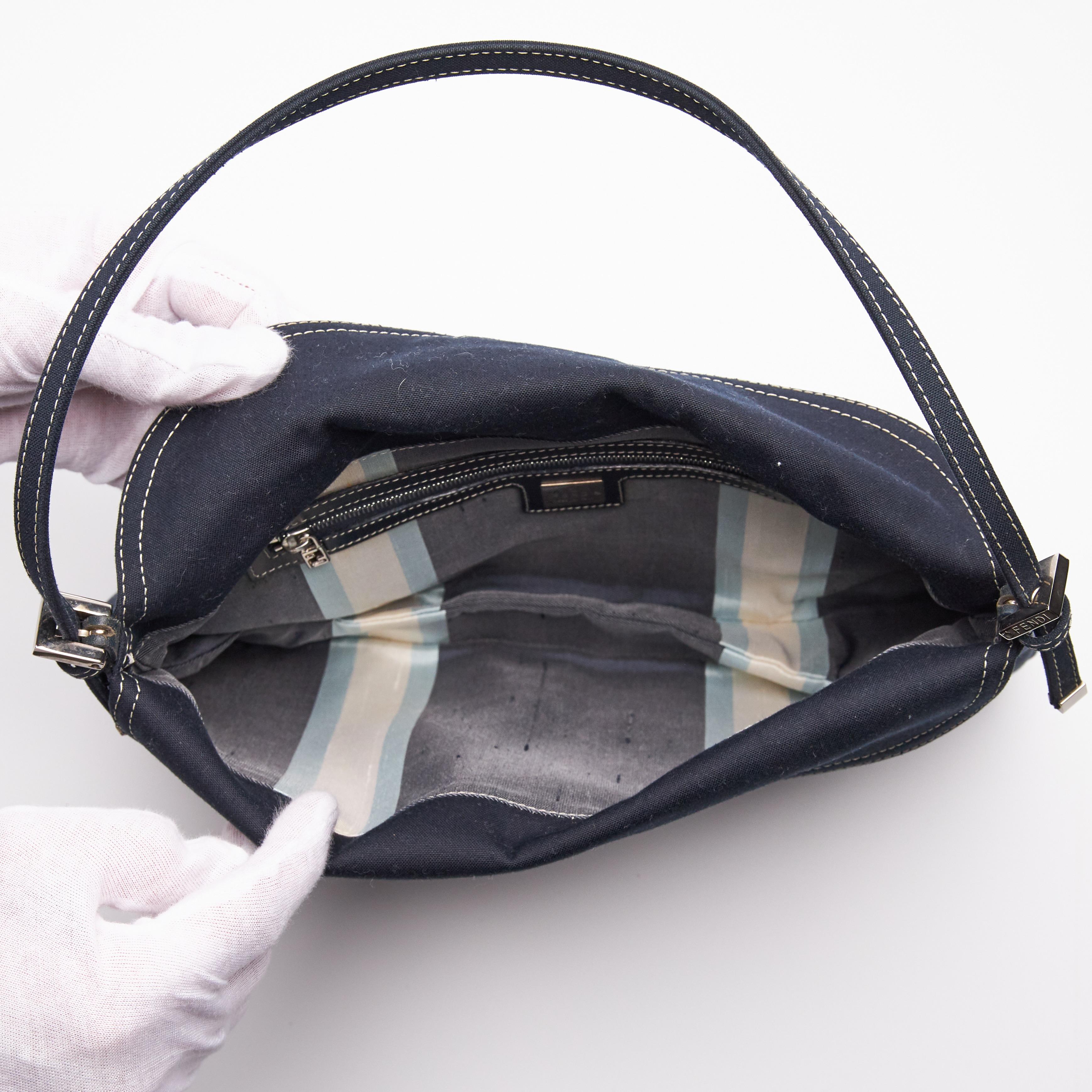 Fendi Baguette-Tasche aus Baumwolle in Marineblau für Damen oder Herren im Angebot