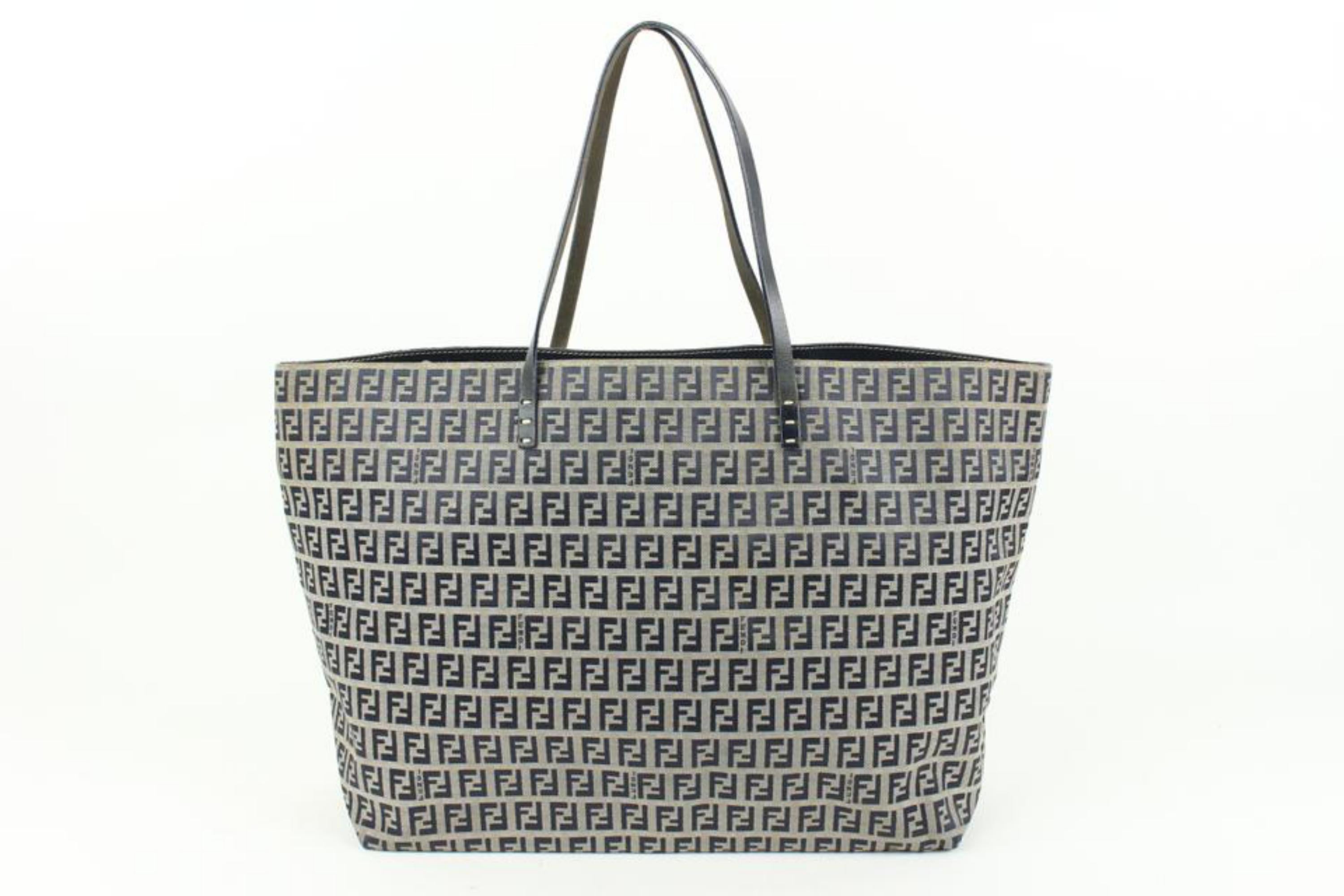 Fendi Navy x Grey Monogram FF Zucca Roll Shopper Tote Bag 60f414s For Sale 2