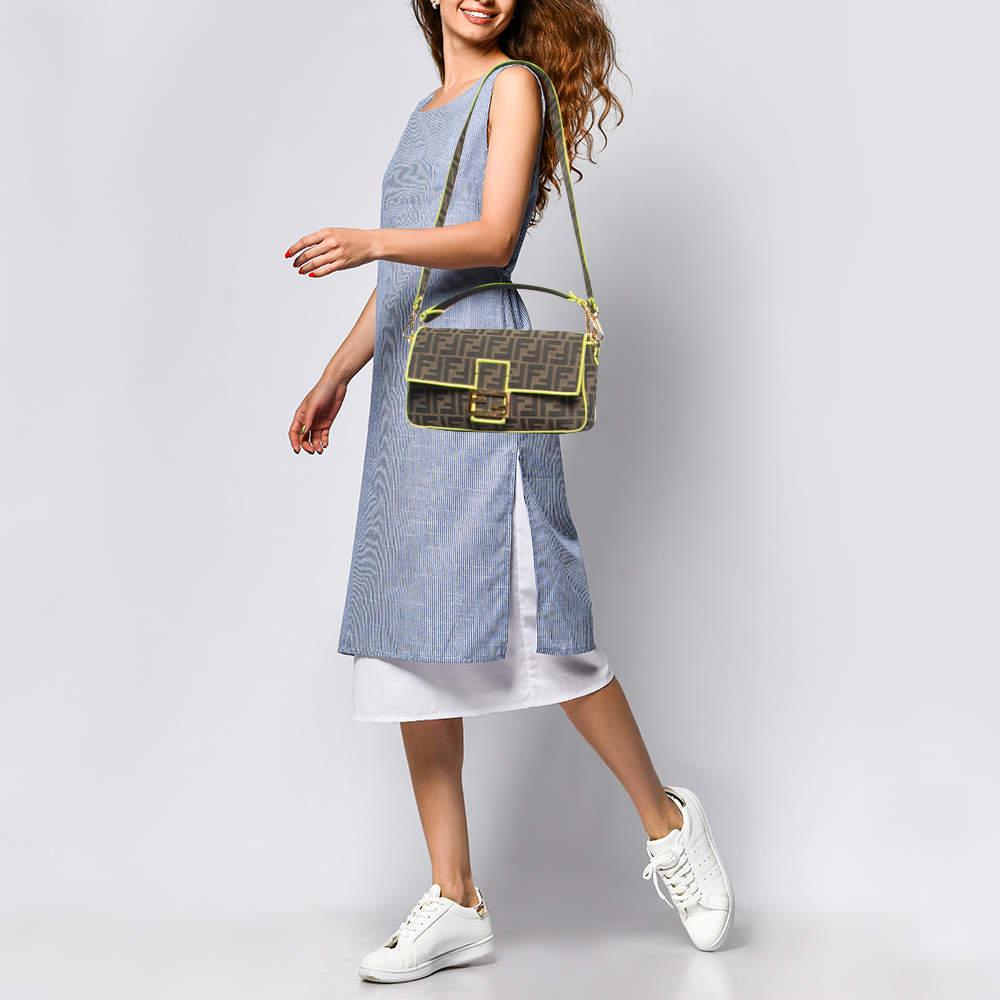 For a look that is complete with style this Fendi Baguette bag is the perfect addition. Flaunt this beauty on your shoulder and revel in the taste of luxury it leaves you with.