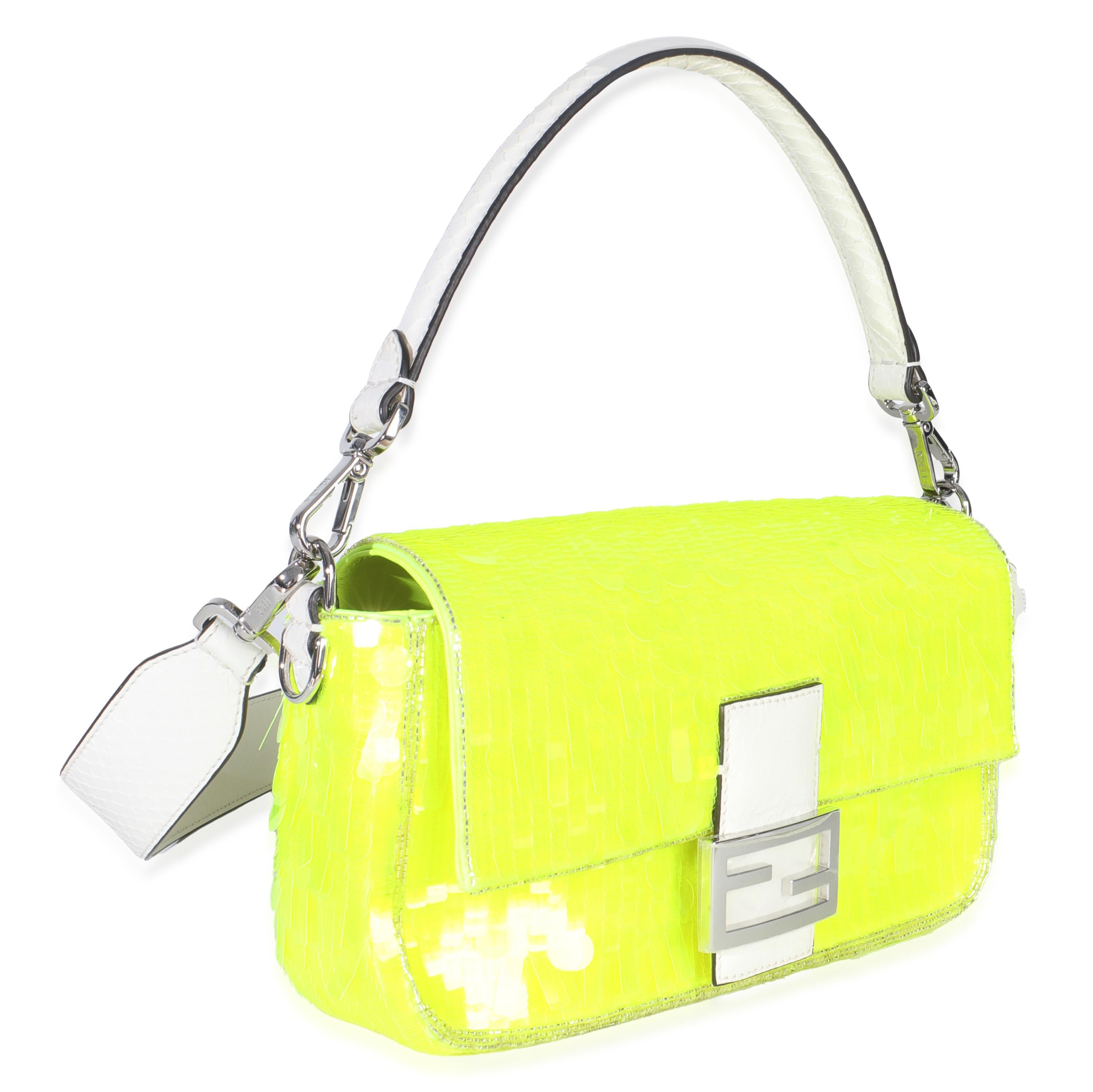Jaune Fendi - Sac baguette moyen en satin jaune fluo et paillettes Elaphe Sequin Paillettes en vente