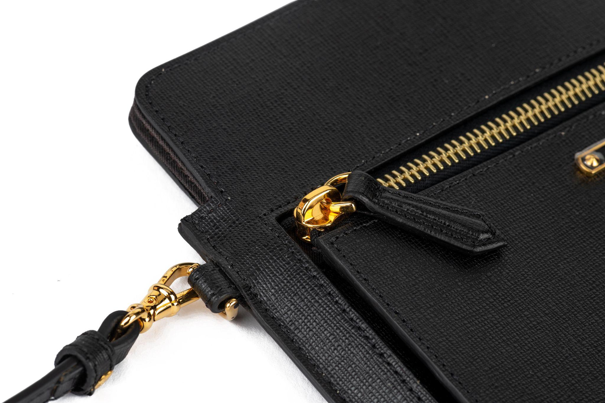 Women's or Men's Fendi New Black Shoulder Flat Bag For Sale