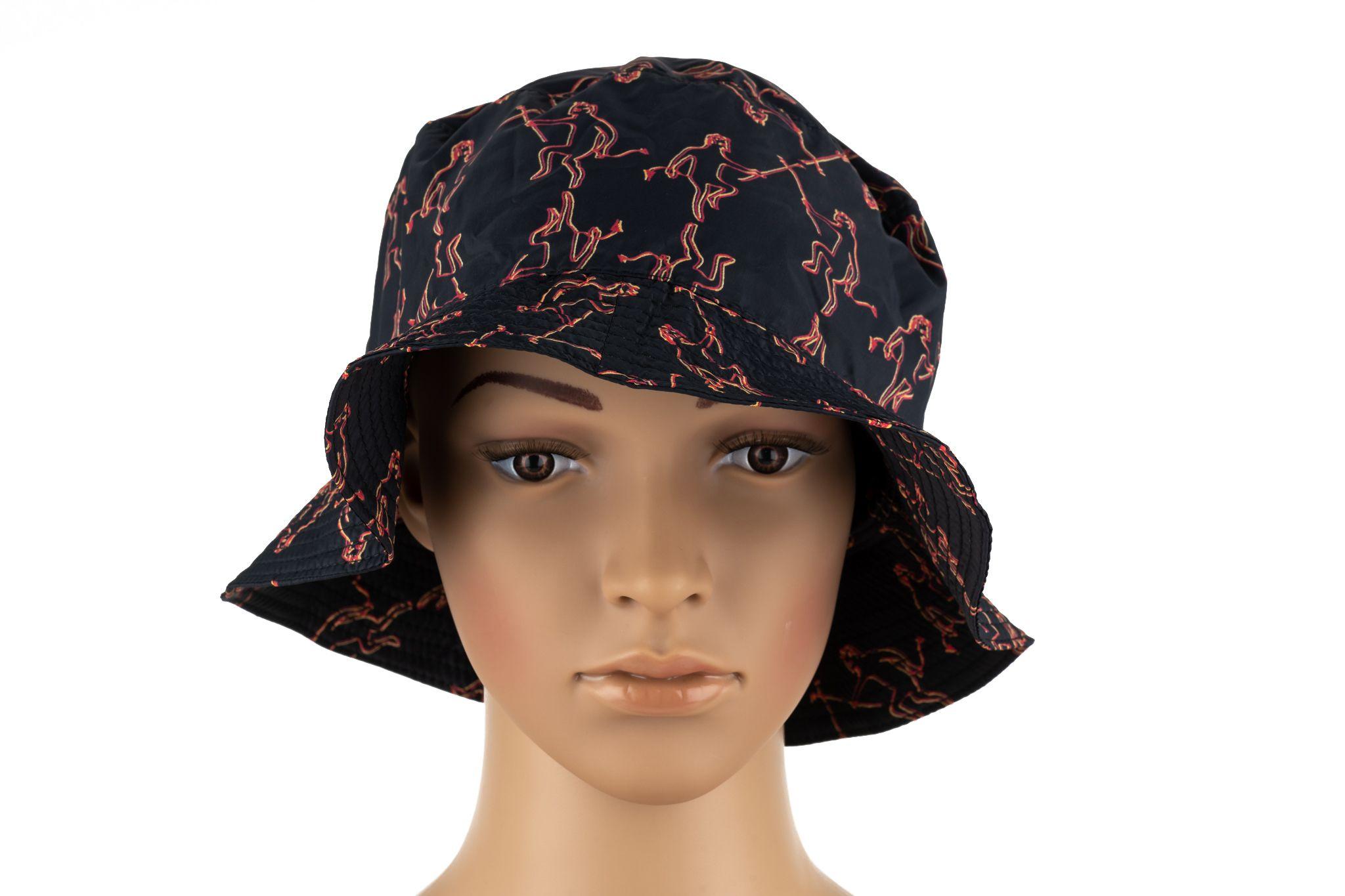 Fendi New Foldable Rain Bucket Hat (cappello a secchiello pieghevole per la pioggia) In condizioni Nuovo in vendita a West Hollywood, CA