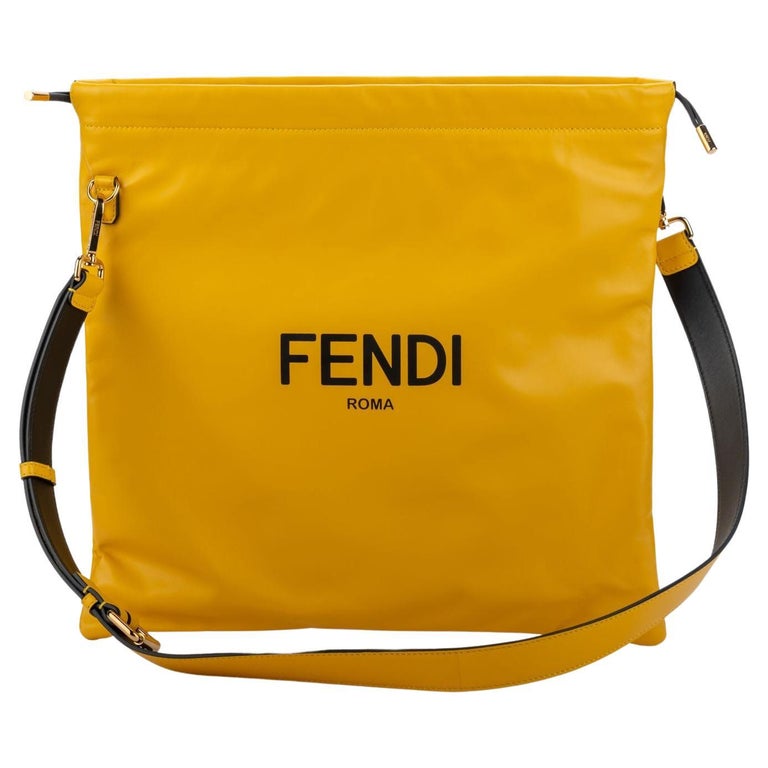 jeg er sulten F.Kr. Anklage Fendi New Large Yellow Cross Body Bag For Sale at 1stDibs