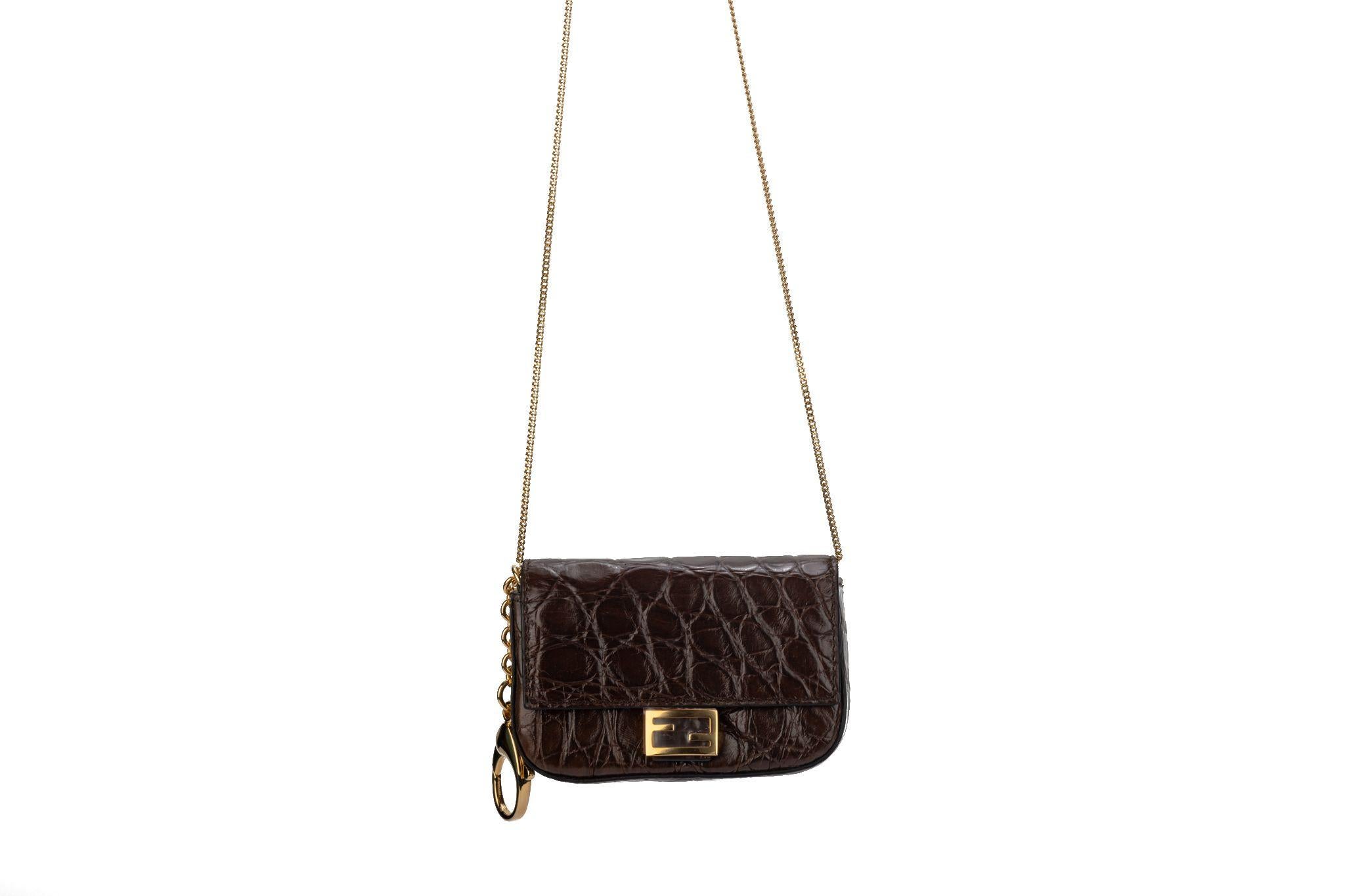 Fendi New Nano Baguette Braun Cayman im Angebot 1