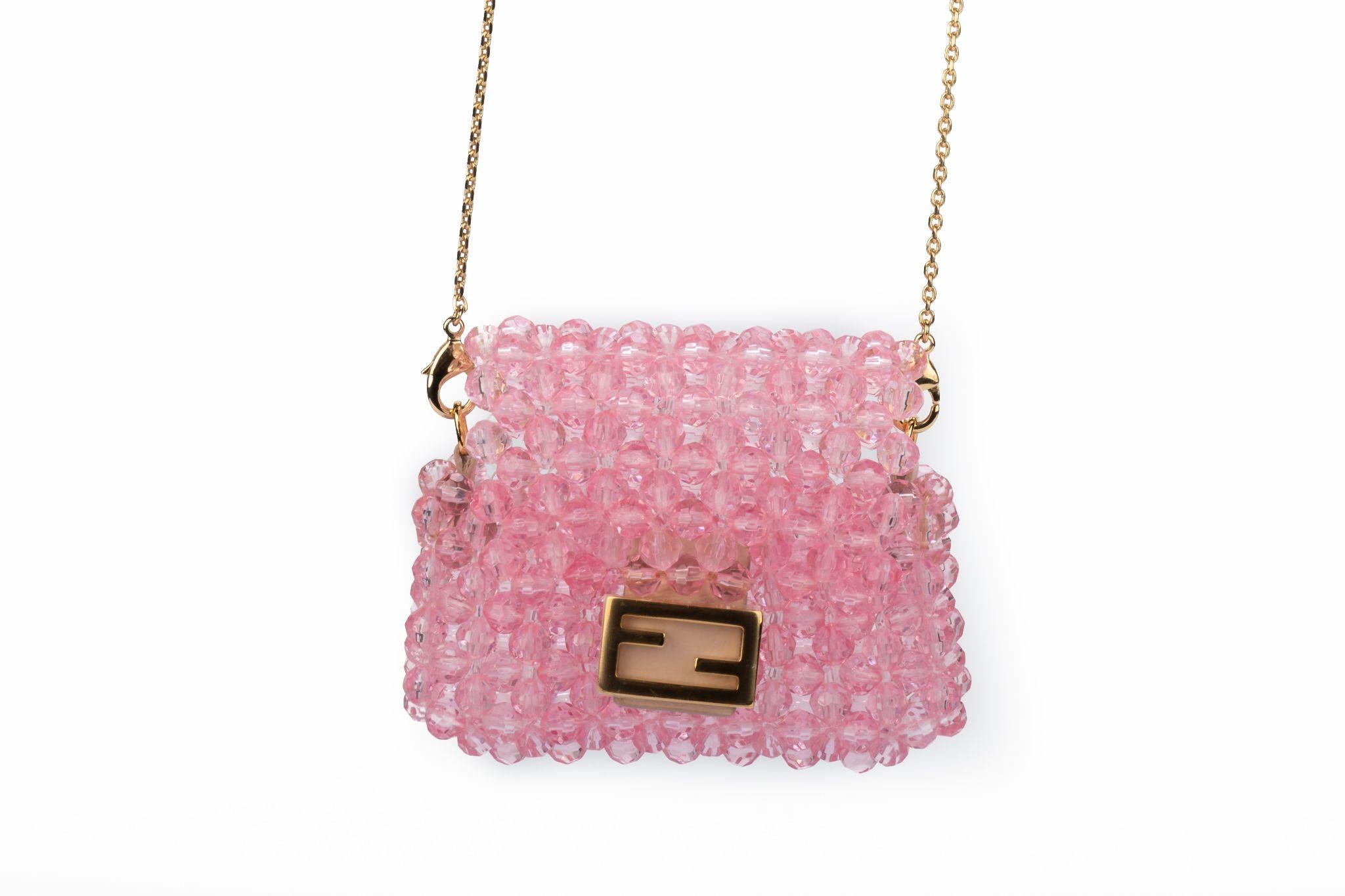 Fendi NIB perline rosa Pico Baguette In condizioni Nuovo in vendita a West Hollywood, CA