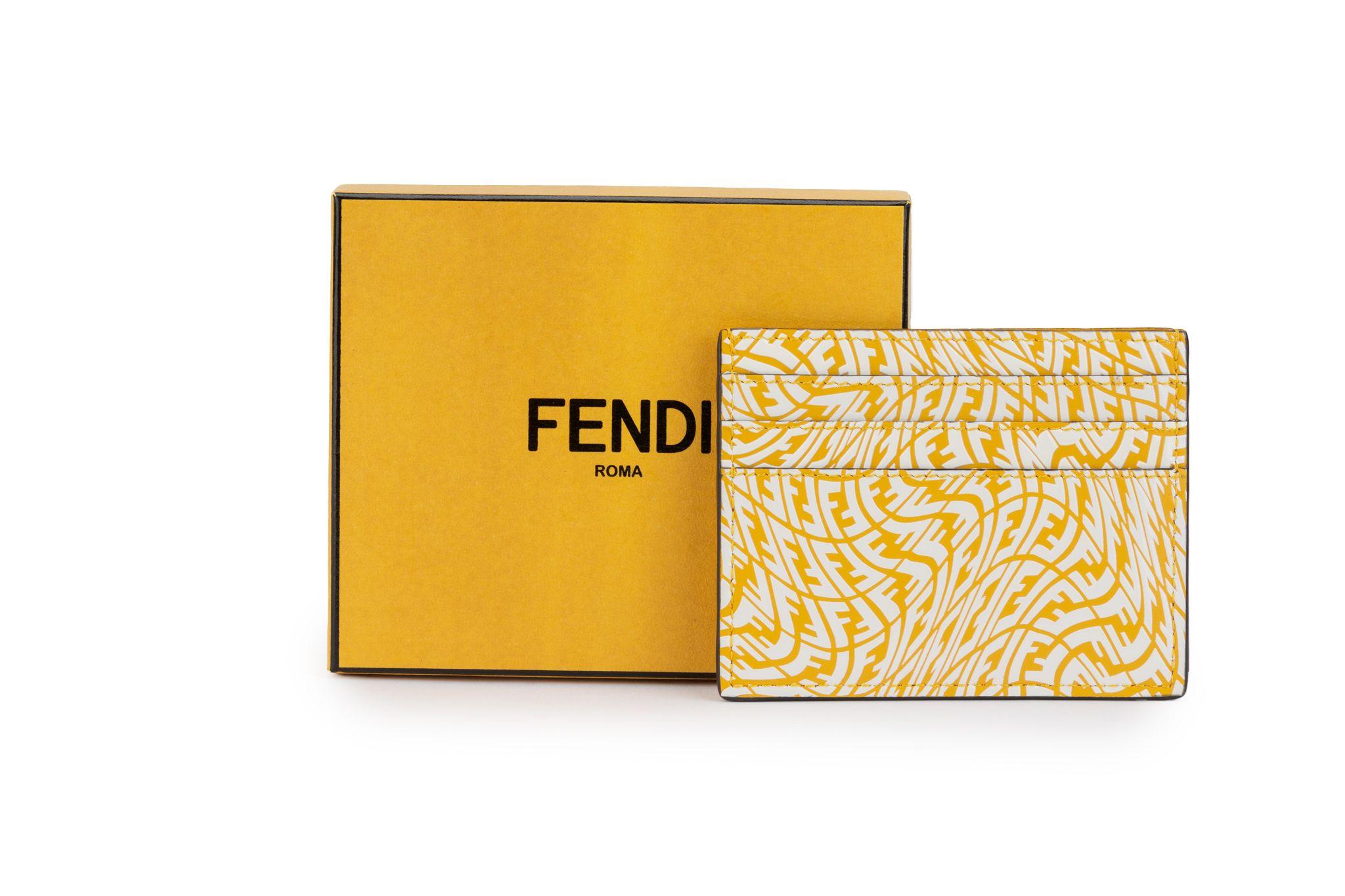 Fendi NIB Jaune Blanc Vertigo Porte-cartes en vente 2