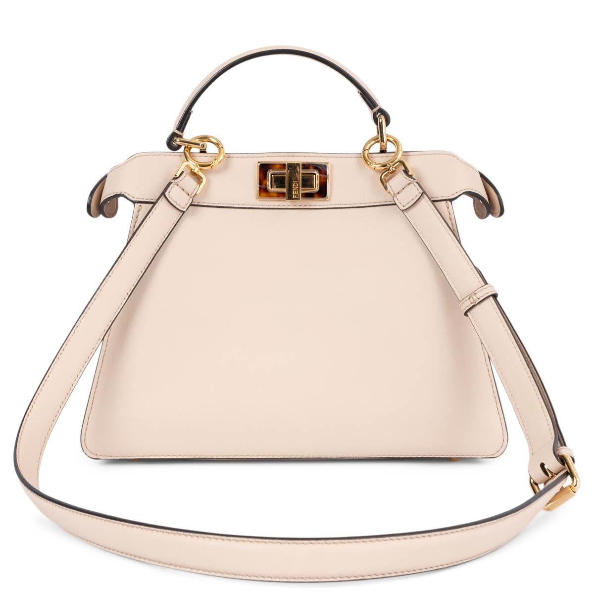 FENDI nude pink leather SMALL PEEKABOO ISEEU Shoulder Bag In Excellent Condition In Zürich, CH