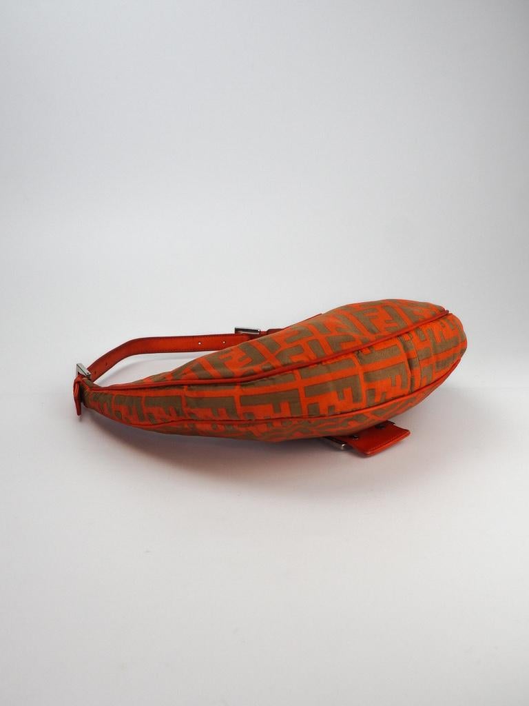 Fendi Orange Nylon Zucca Croissant Hobo Tasche (Rot)