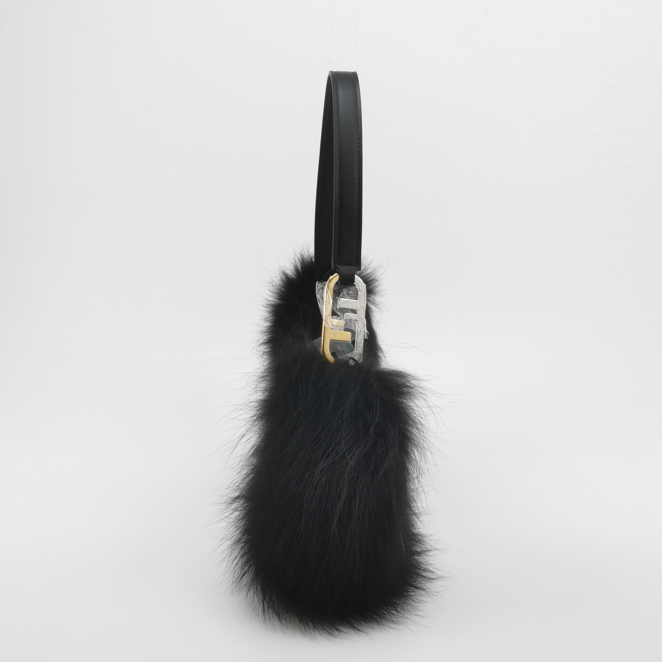 Bolso de hombro FENDI O Lock de piel sintética y cuero negro en Excelente estado para la venta en AUBERVILLIERS, FR