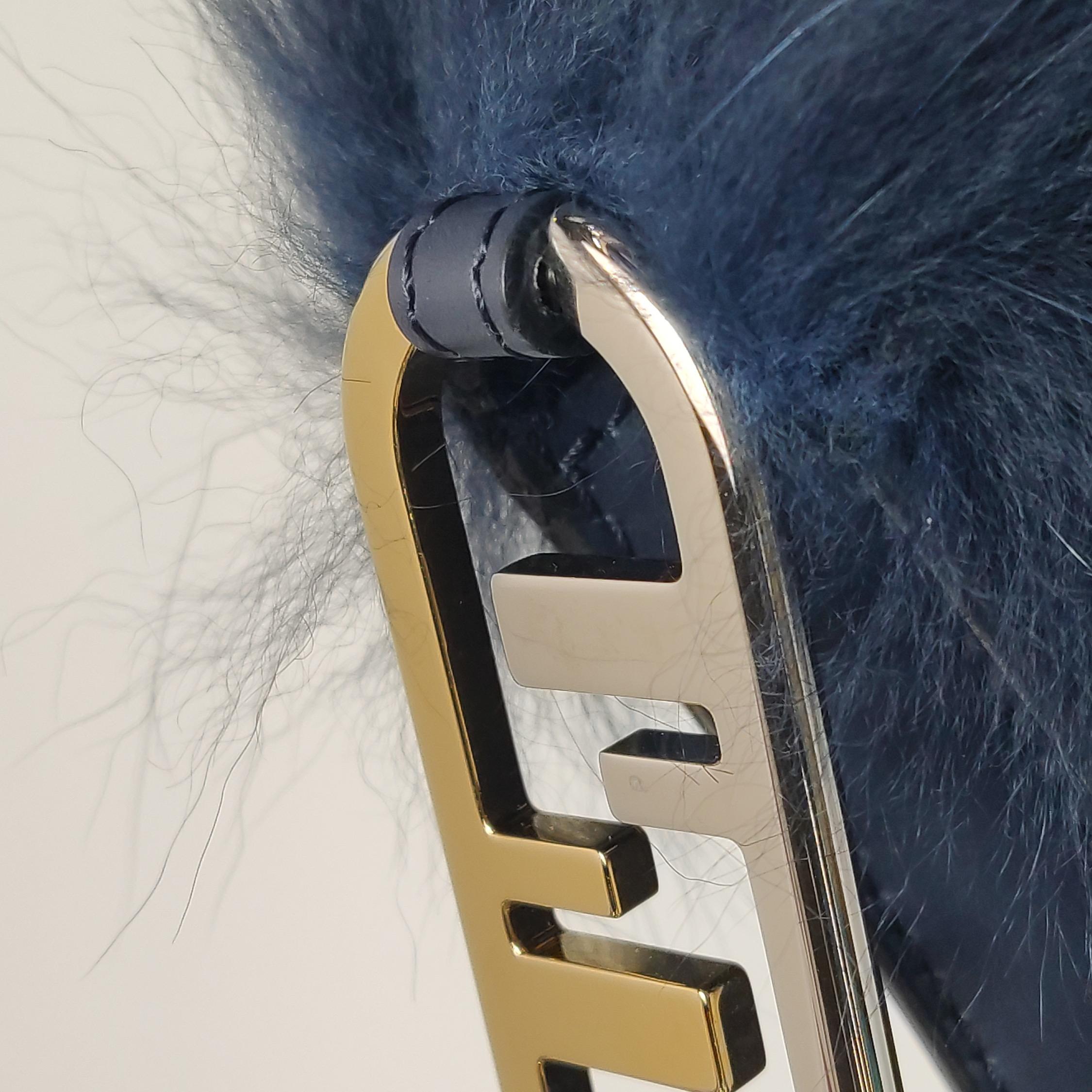 FENDI O Lock Sac à bandoulière en cuir et fausse fourrure marine en vente 5