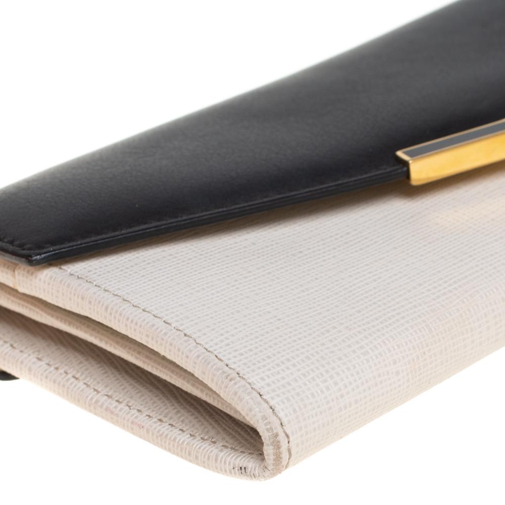 Women's Fendi Off White/Black Leather Envelope Continental Wallet For Sale