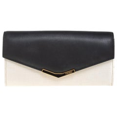 Fendi Portemonnaie aus cremeweißem/schwarzem Leder mit Umschlag