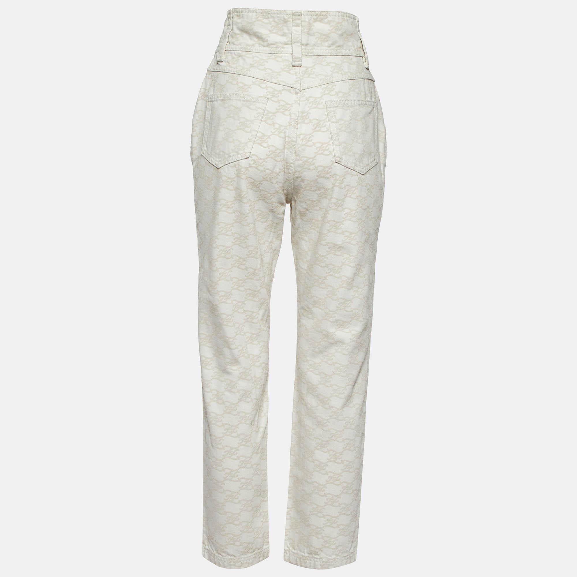 Une bonne paire de jeans complète toujours la garde-robe. Cette paire de jeans est taillée avec une telle habileté et un tel style qu'elle deviendra votre préférée en un rien de temps. Il vous offrira un confort  une coupe élégante.