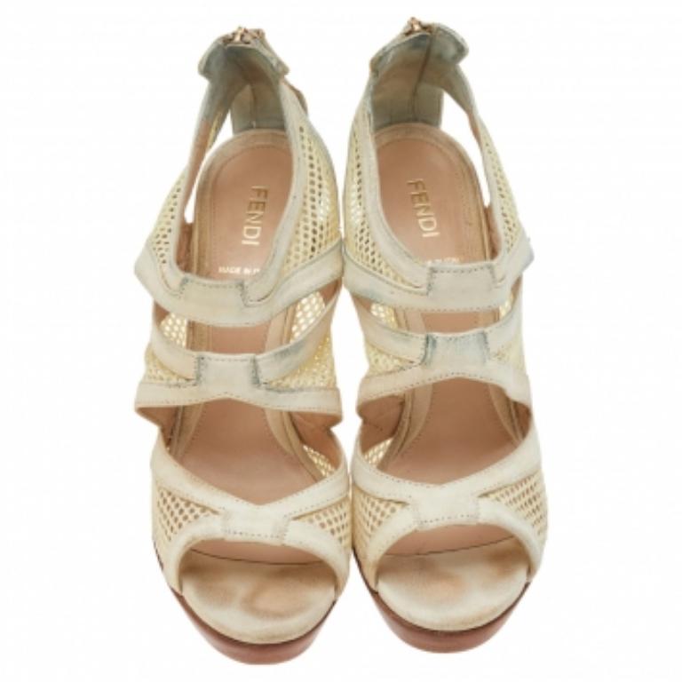 Fendi Off-White Suede And Mesh Cage Open-Toe Platform Sandals Size 38 In Fair Condition In Dubai, Al Qouz 2