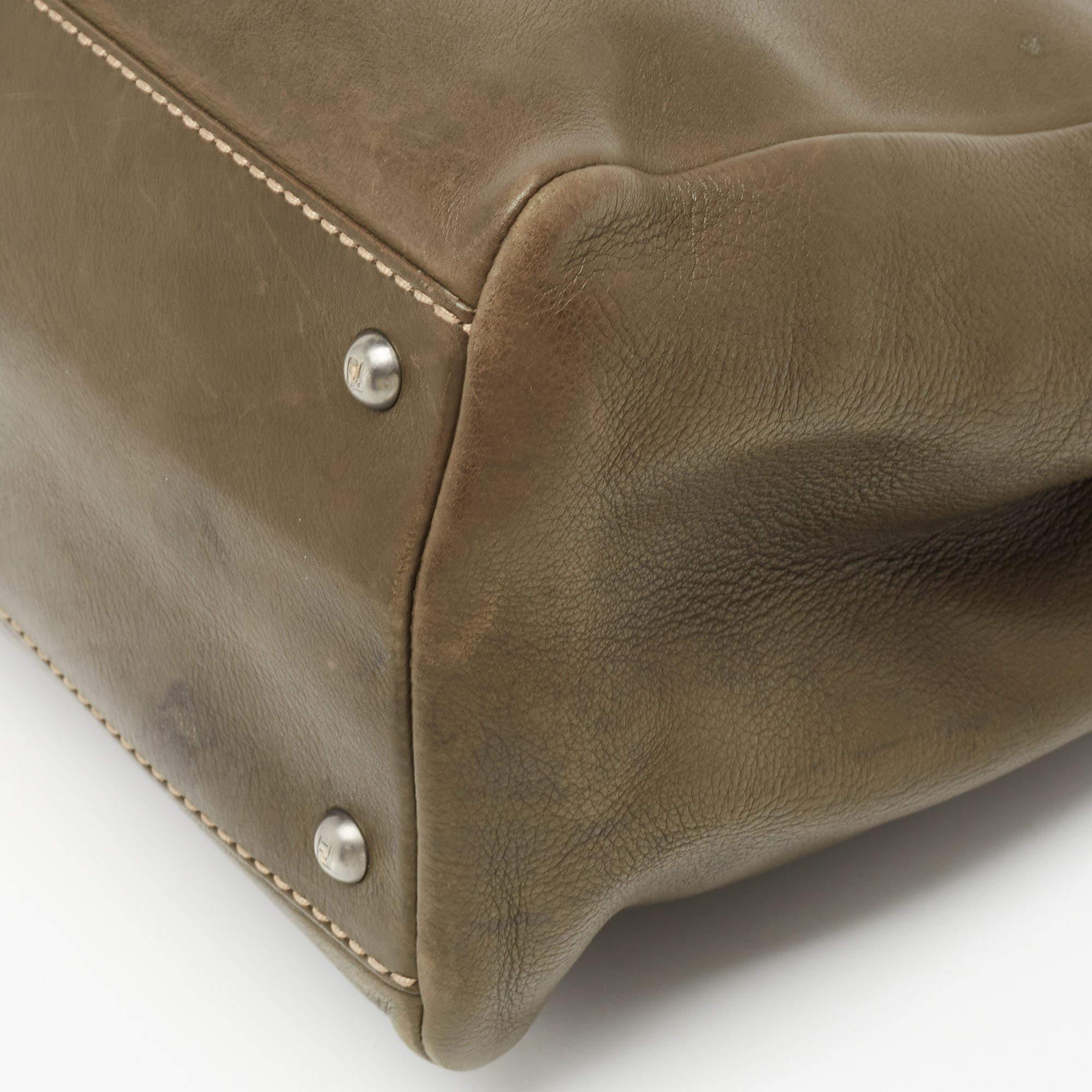 Fendi Olive Green/Beige Selleria Leather Large Peekaboo Top Handle Bag In Fair Condition For Sale In Dubai, Al Qouz 2