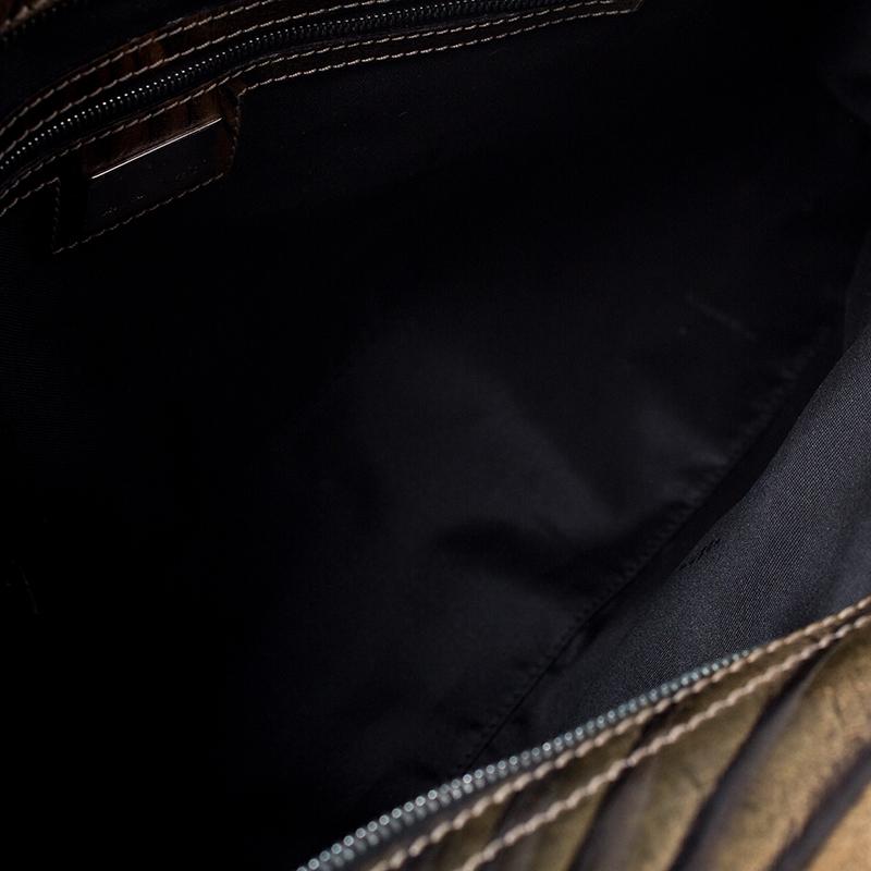 Fendi Olive Textured Leather Trapezio Shoulder Bag 3