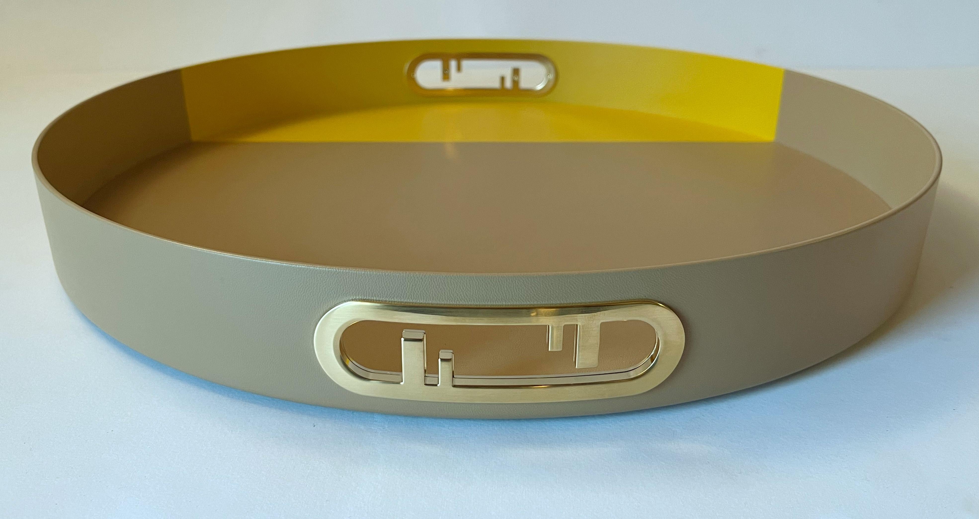 Bandeja redonda FENDI O'Lock, 3 Disponible en Excelente estado para la venta en Los Angeles, CA