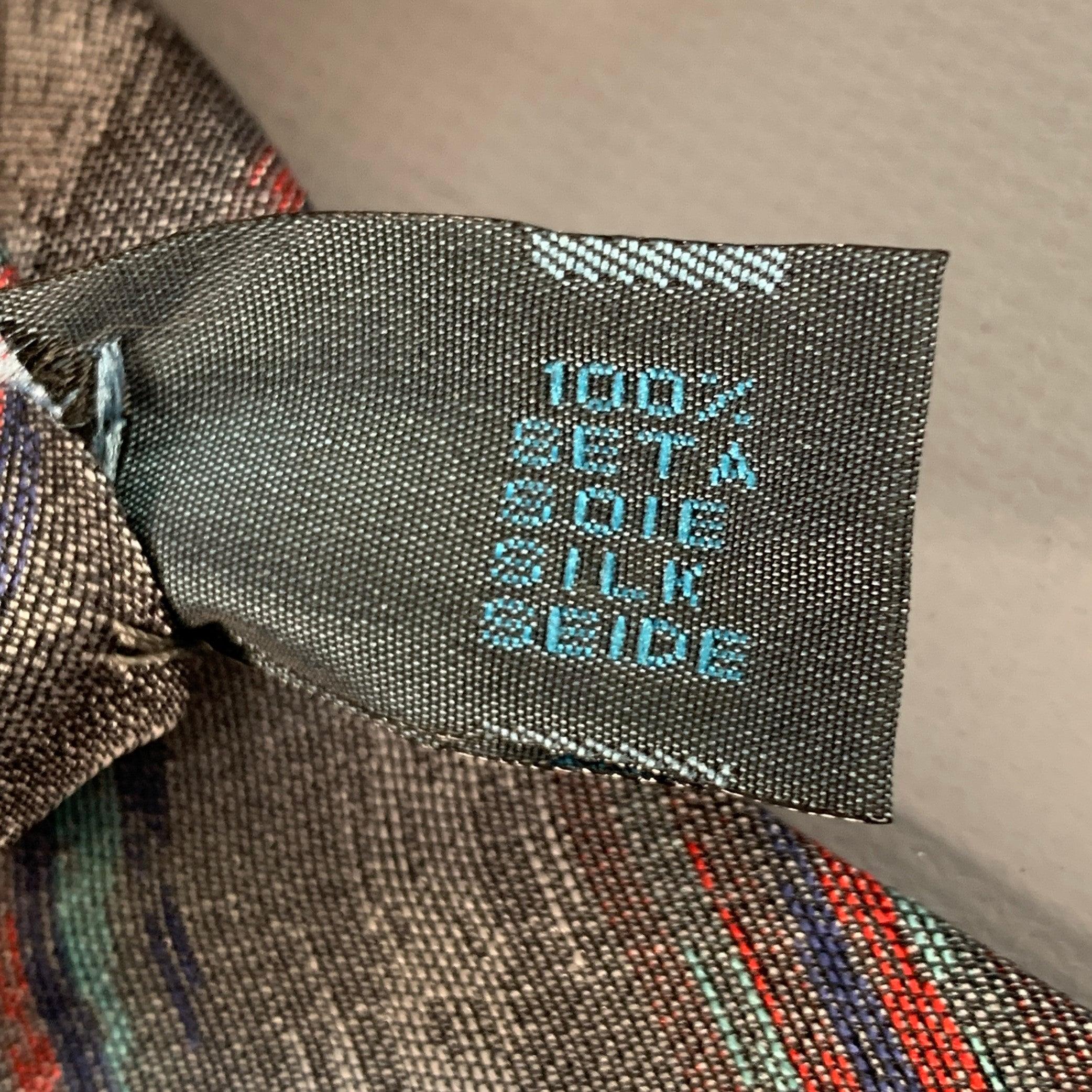 Uomo Fendi Cravatta in seta a righe diagonali grigie e rosse in taglia unica in vendita