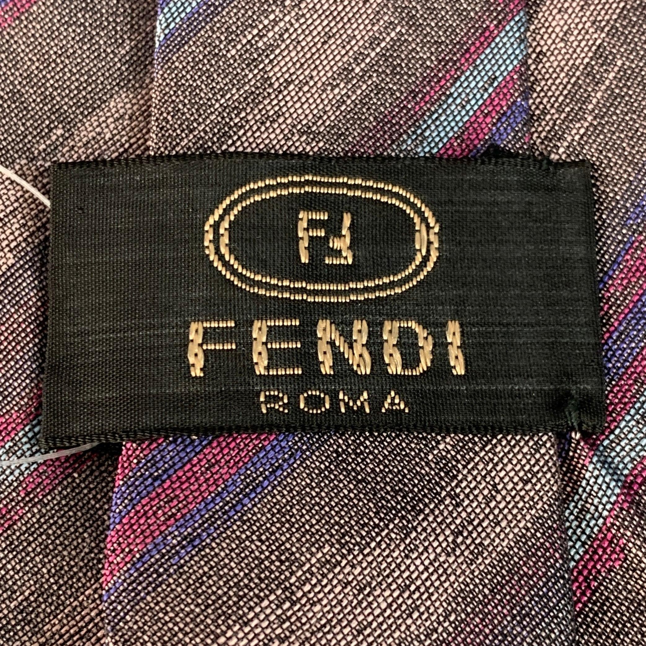 Fendi, cravatta in seta a righe diagonali viola e taupe in taglia unica In condizioni buone in vendita a San Francisco, CA