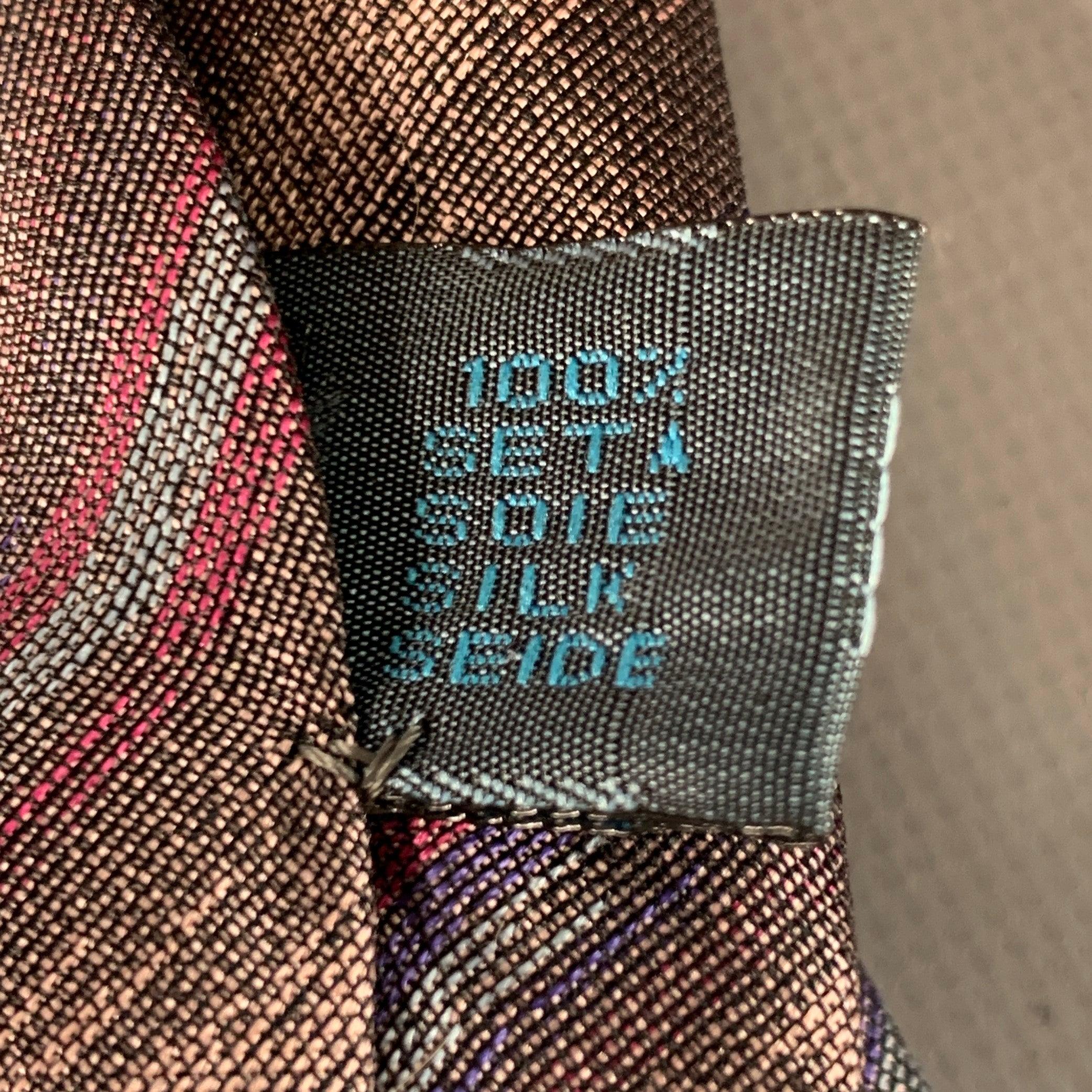 Uomo Fendi, cravatta in seta a righe diagonali viola e taupe in taglia unica in vendita