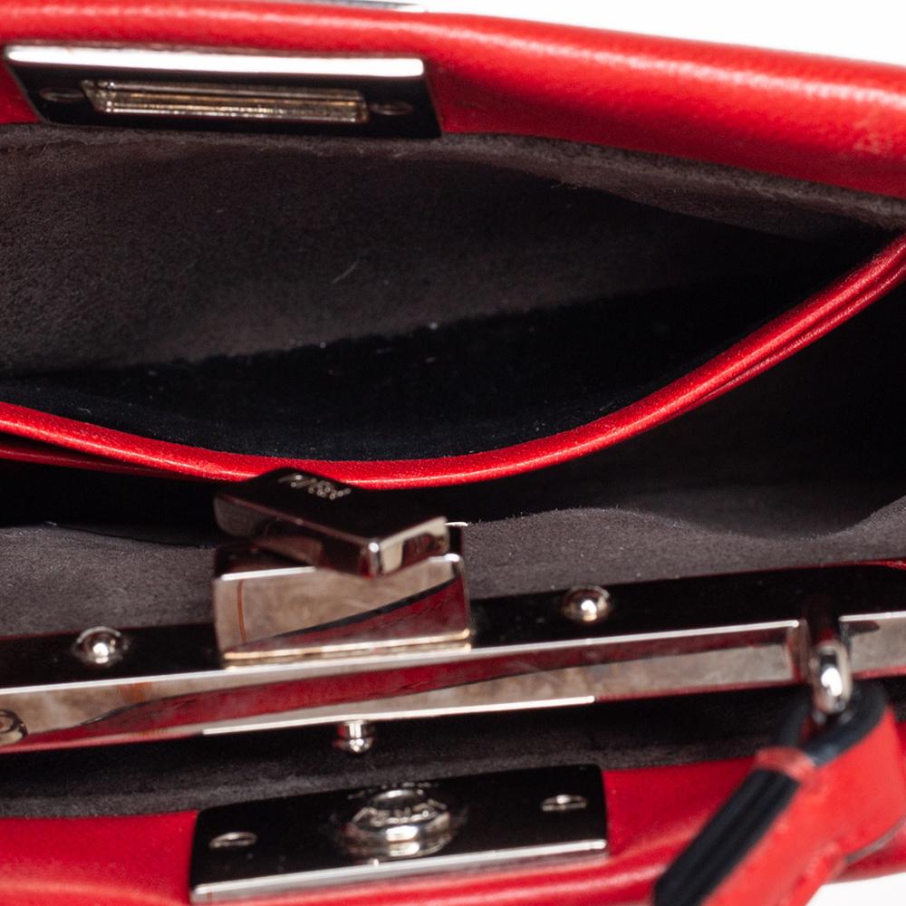Fendi Micro Peekaboo Umhängetasche aus orangenem Leder 3
