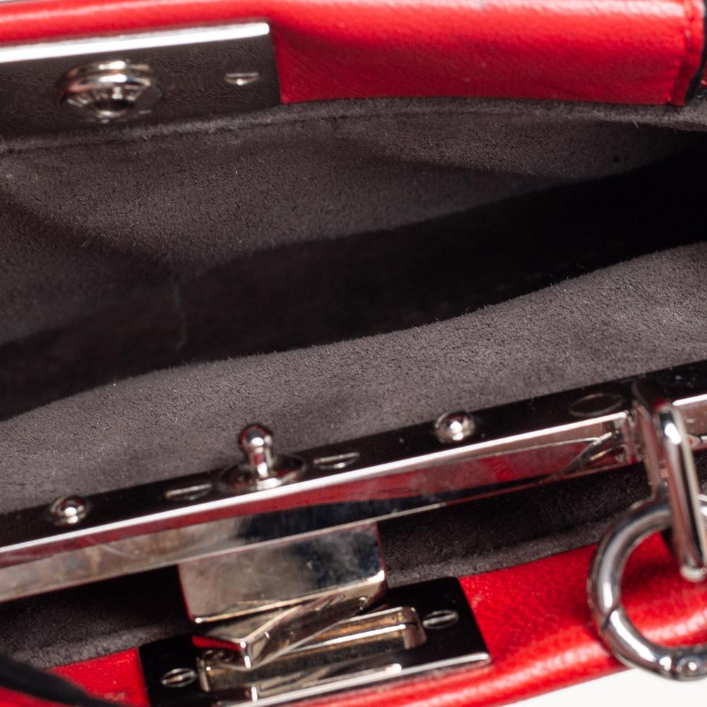 Fendi Micro Peekaboo Umhängetasche aus orangenem Leder 4