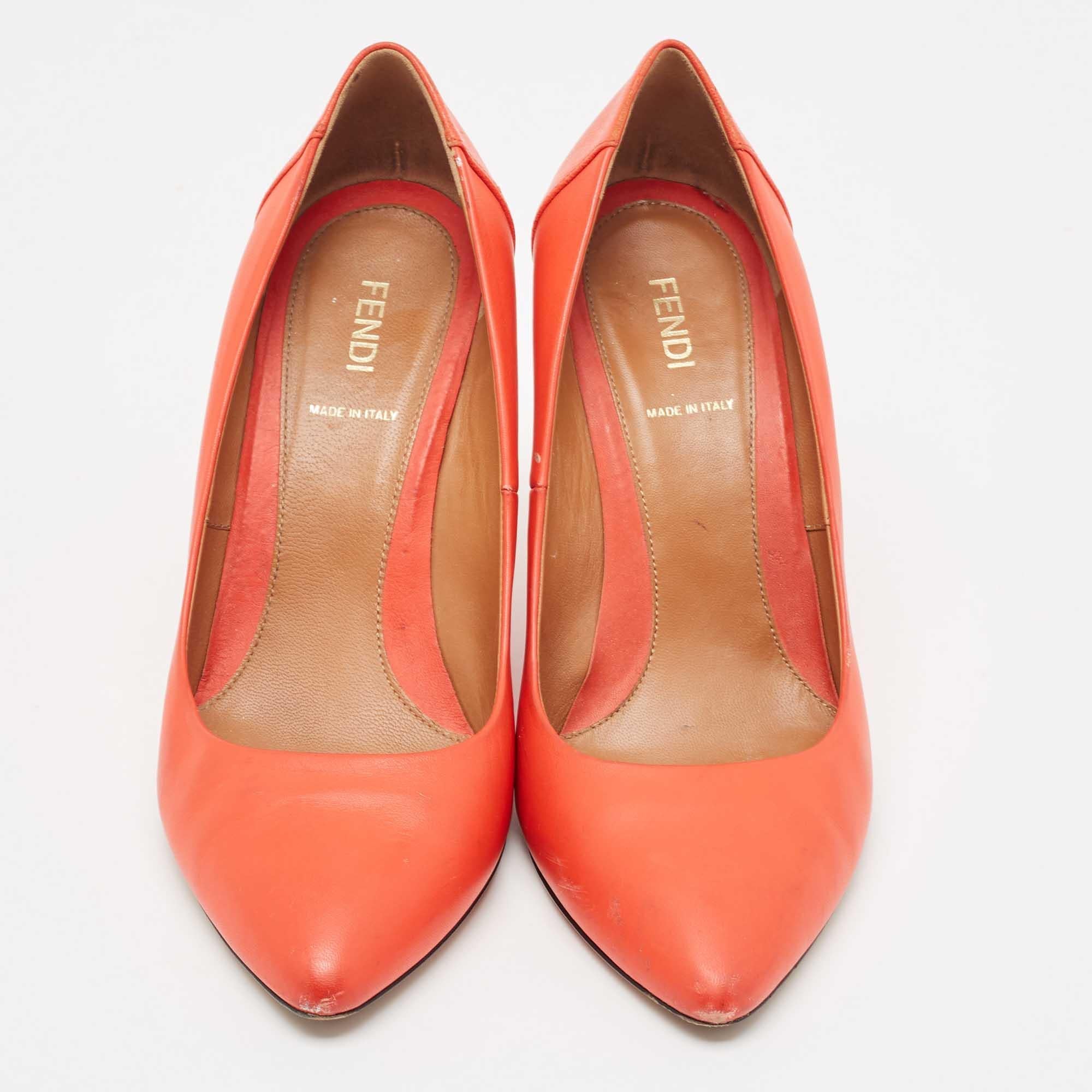 Arancia Fendi - Pompe con zeppa in pelle arancione misura 38,5 in vendita