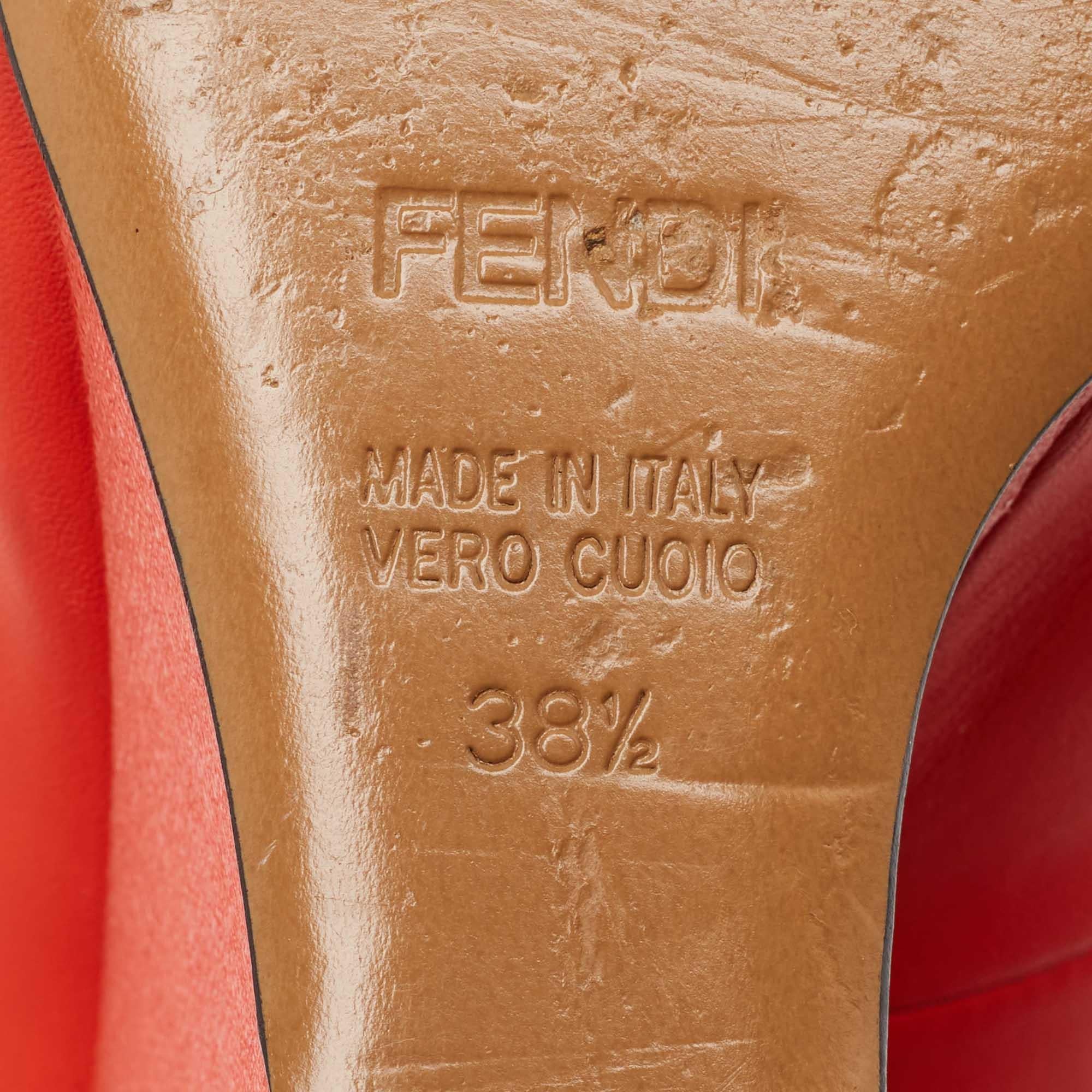 Fendi - Pompe con zeppa in pelle arancione misura 38,5 in vendita 3