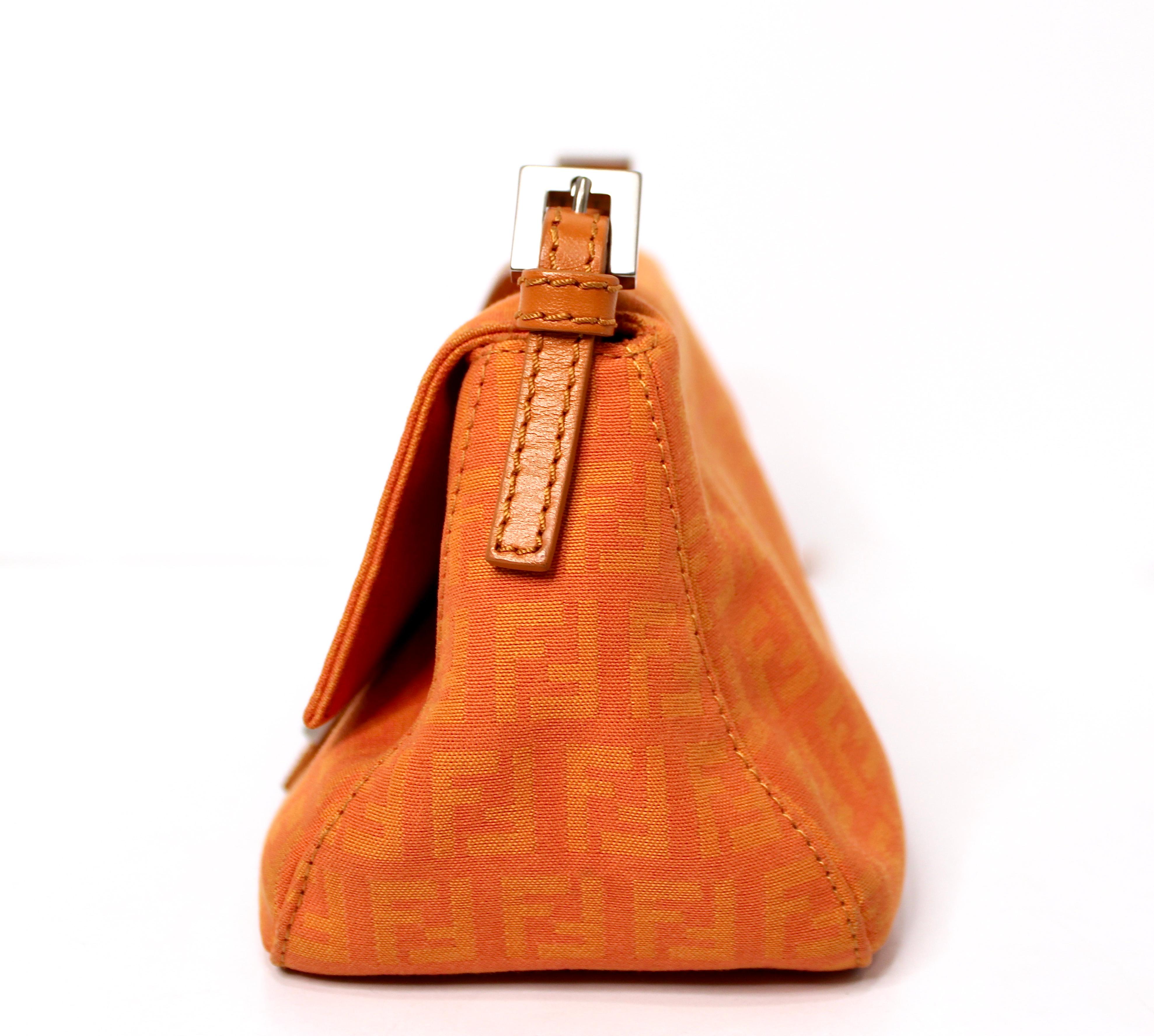 Donna Fendi Mini Mama Zucchino Baguette Bag arancione circa Y2K in vendita