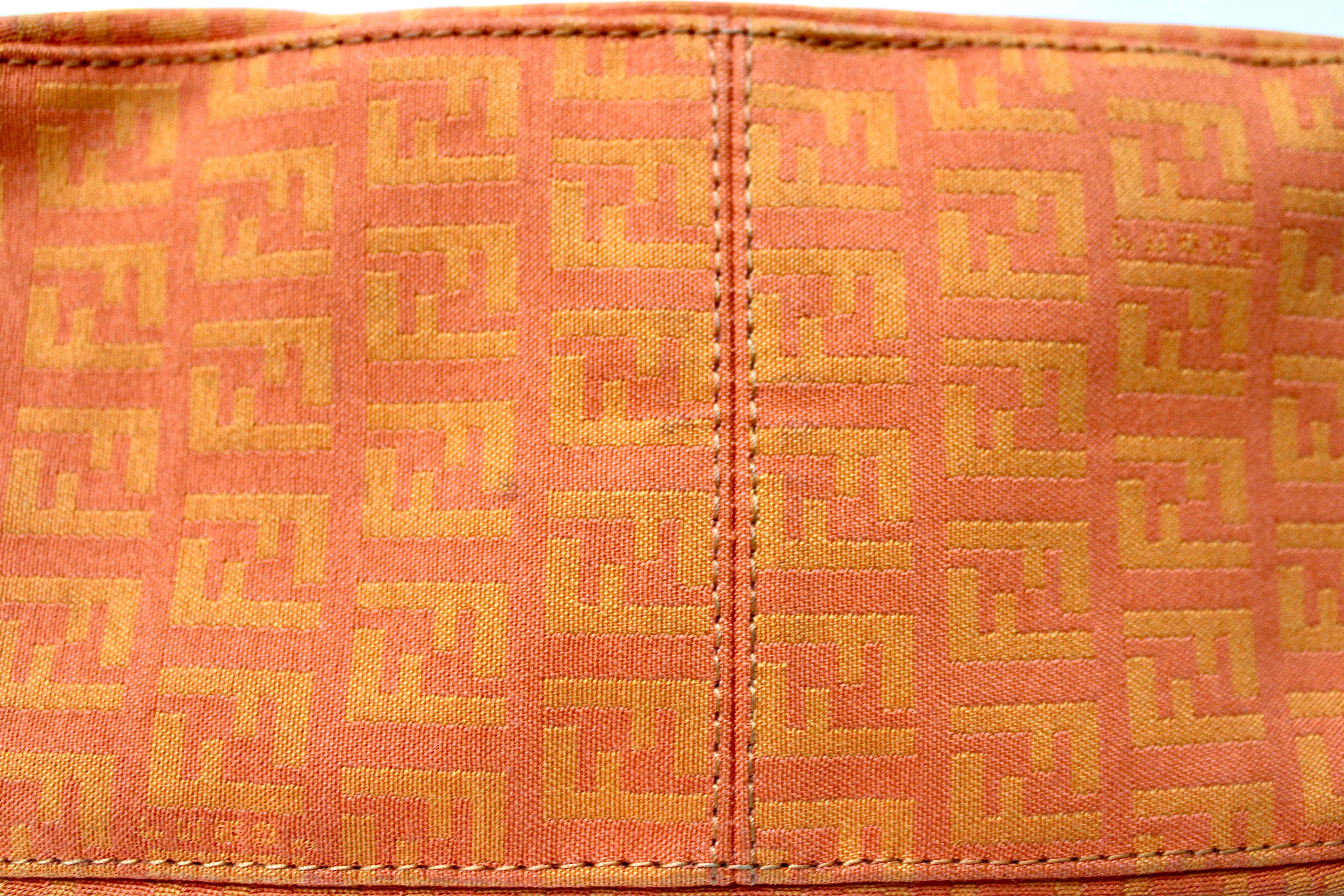 Fendi Mini Mama Zucchino Baguette Bag arancione circa Y2K in vendita 4
