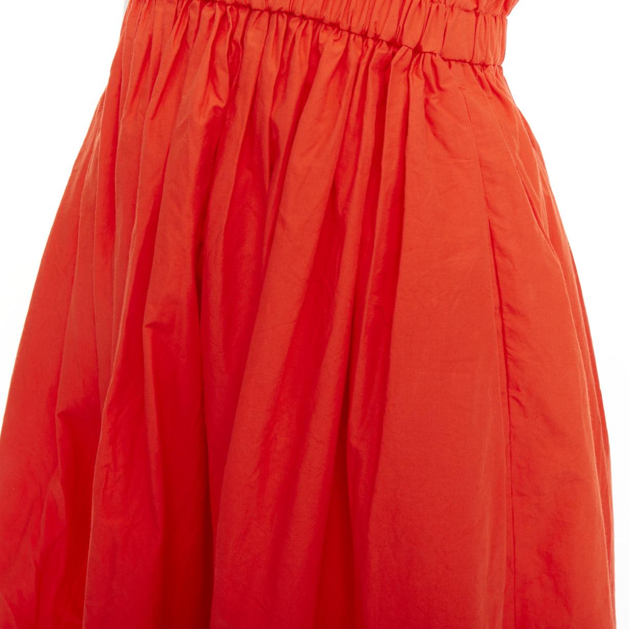 Robe d'été à manches longues froncées en popeline orange brodée d'œillets Fendi en vente 2