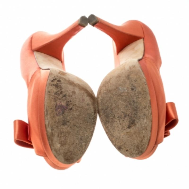 Fendi, raso arancione con fiocco e piattaforma Peep Toe, taglia 40 in vendita 1