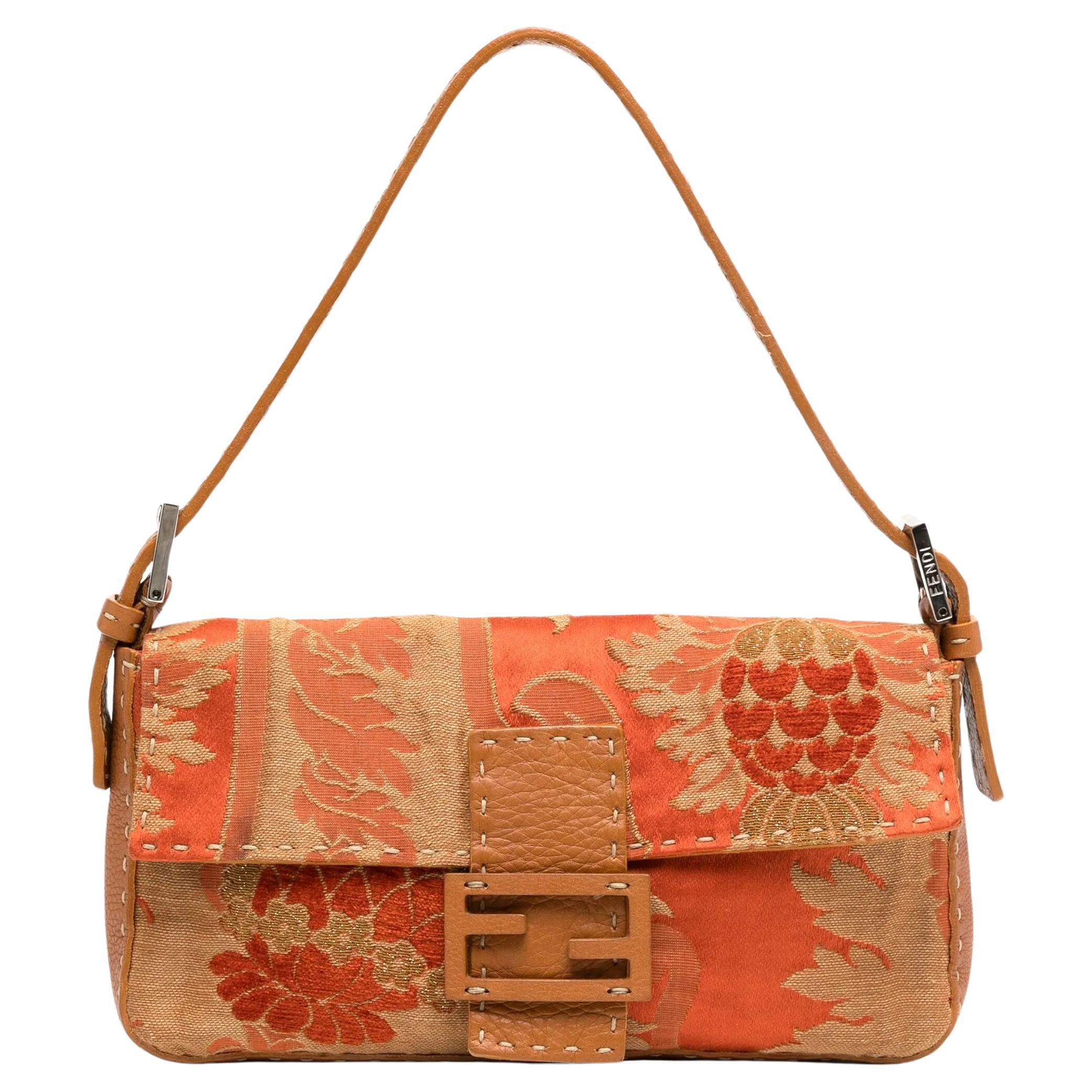 Baguette Selleria arancione Fendi in vendita