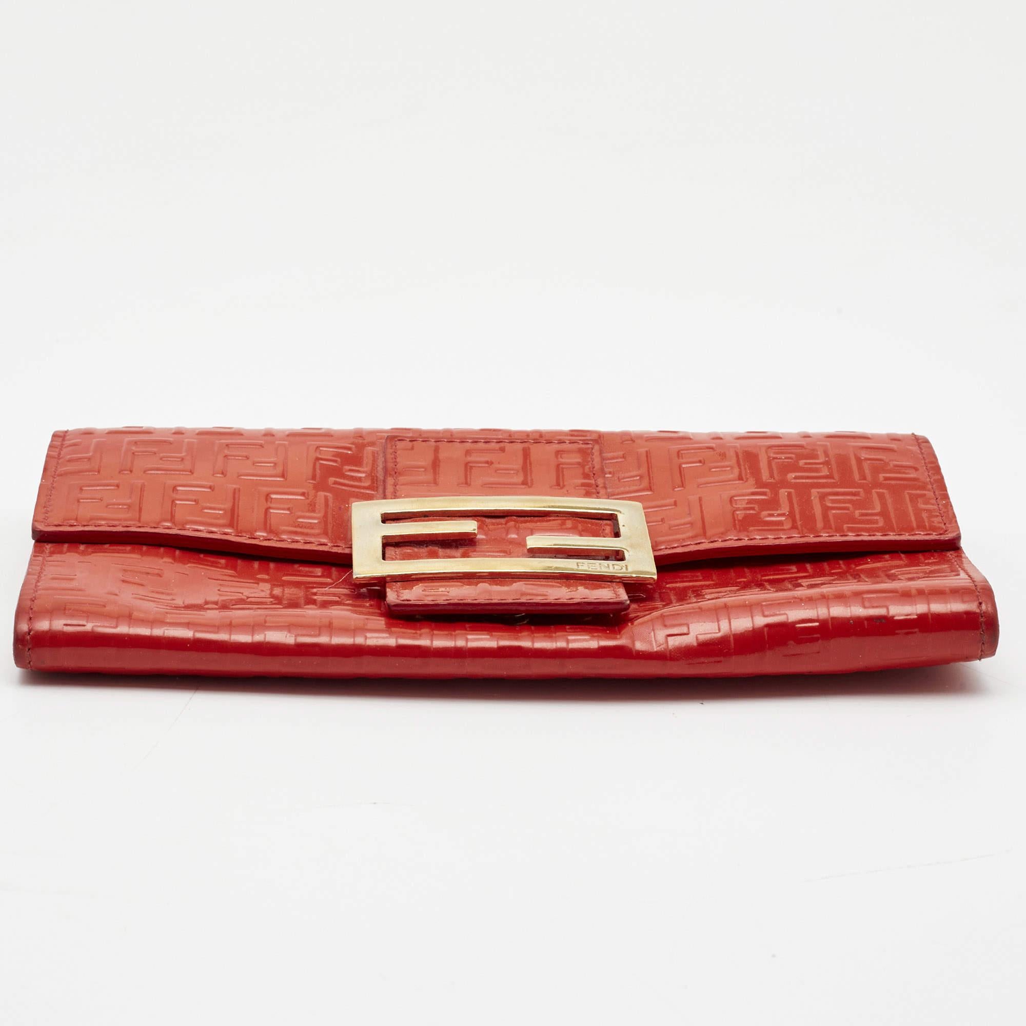 Fendi Orange Zucchino Patent Leather Mia Flap Continental Wallet In Good Condition In Dubai, Al Qouz 2