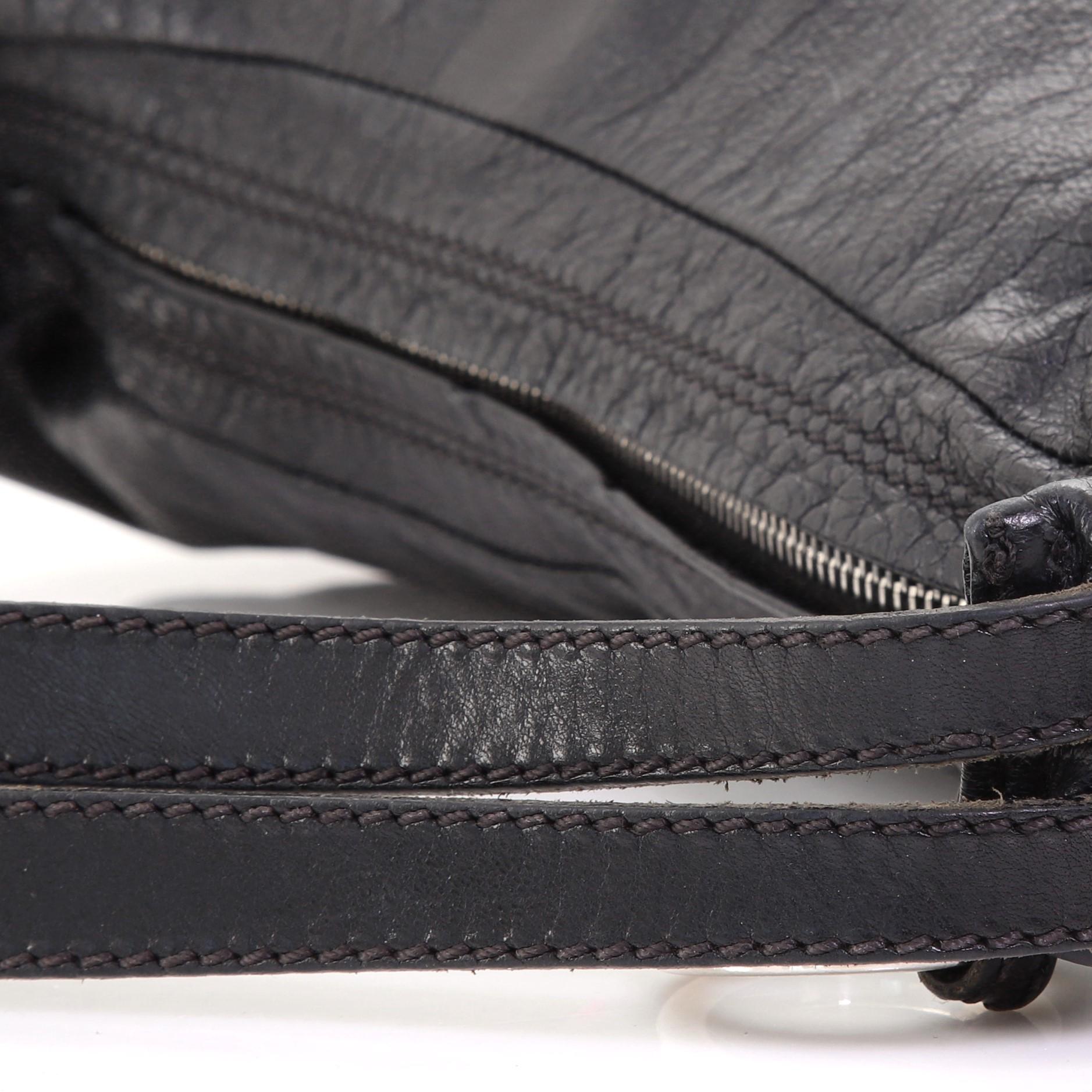 Fendi Austerntasche aus Leder Groß 2