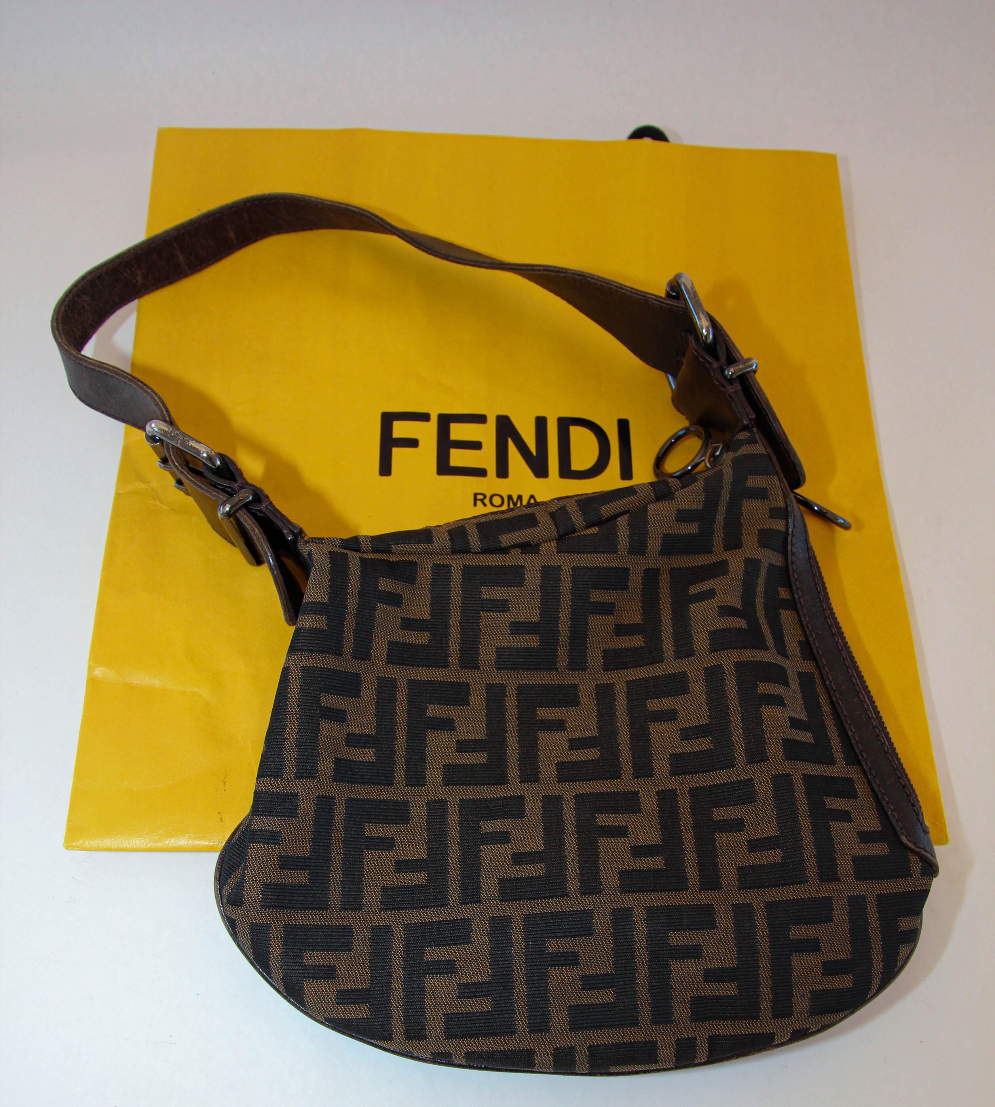 Fendi Oyster FF Print Shoulder Hobo Bag For Sale 12
