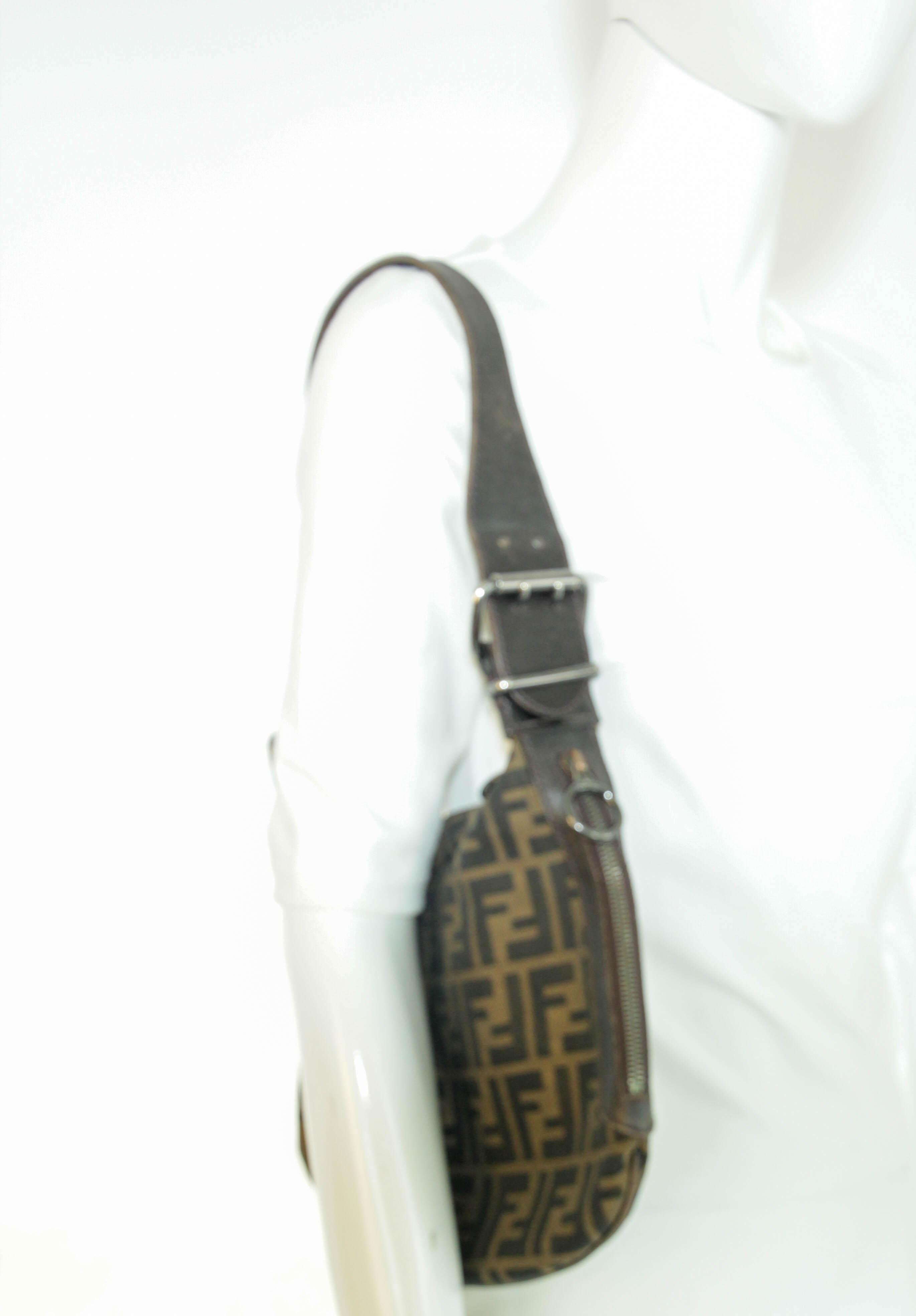 Fendi Oyster FF Print Shoulder Hobo Bag For Sale 14