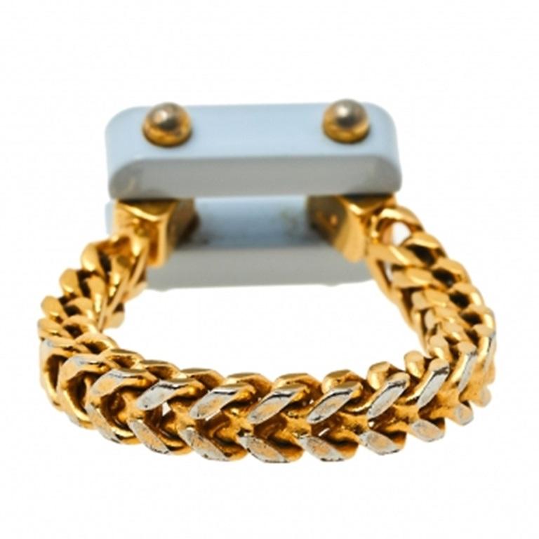 Fendi Pale Blue Resin Charm Chain Link Ring L In Fair Condition For Sale In Dubai, Al Qouz 2