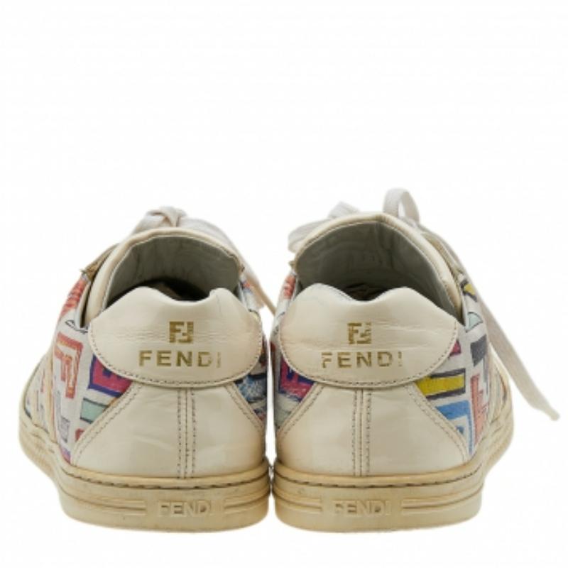 Beige Fendi Patent Leather & FF Print Coated Canvas Low Top Sneakers Size 37.5 en vente
