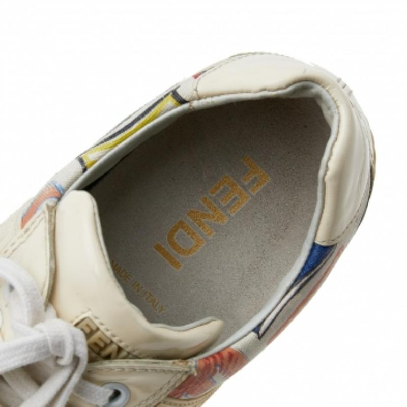 Fendi Patent Leather & FF Print Coated Canvas Low Top Sneakers Size 37.5 Pour femmes en vente