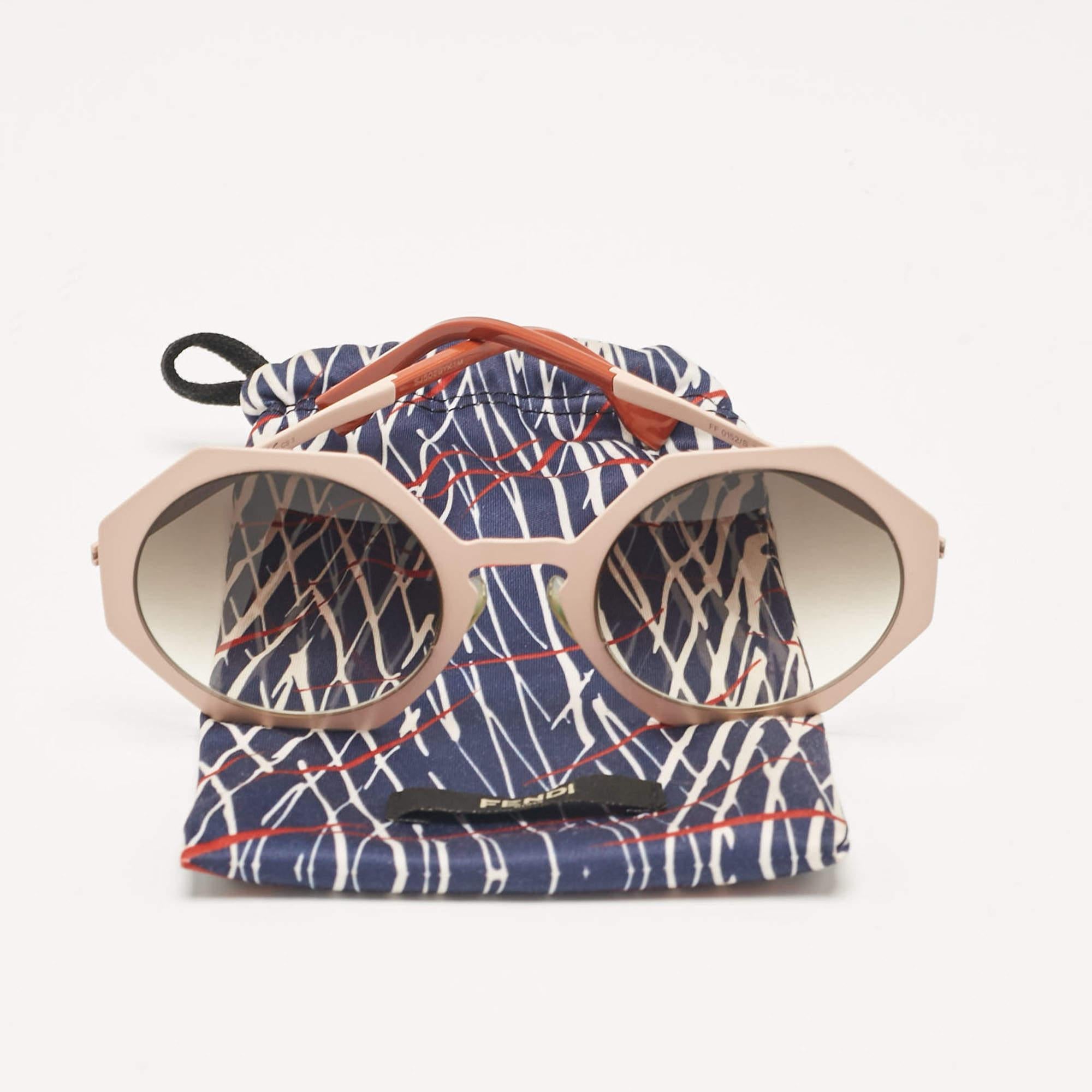 Fendi Peach/Brown Gradient FF0152/S Geometric Sunglasses In Fair Condition In Dubai, Al Qouz 2