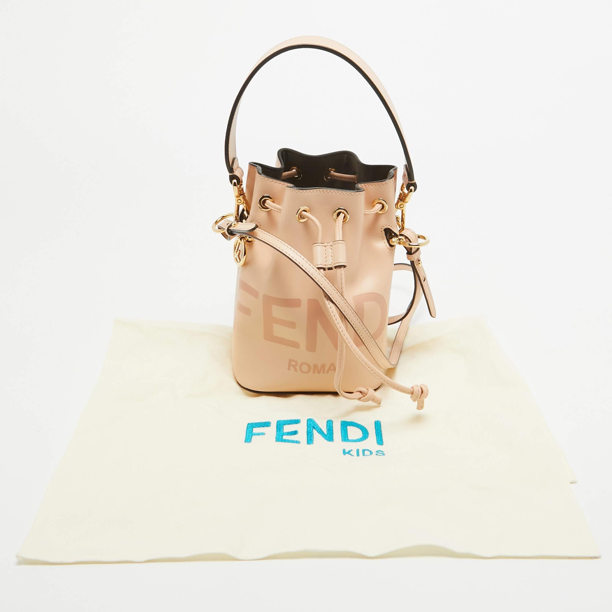 Fendi Mini Mon Tresor Bucket Bag aus pfirsichfarbenem Leder mit Kordelzug im Angebot 8