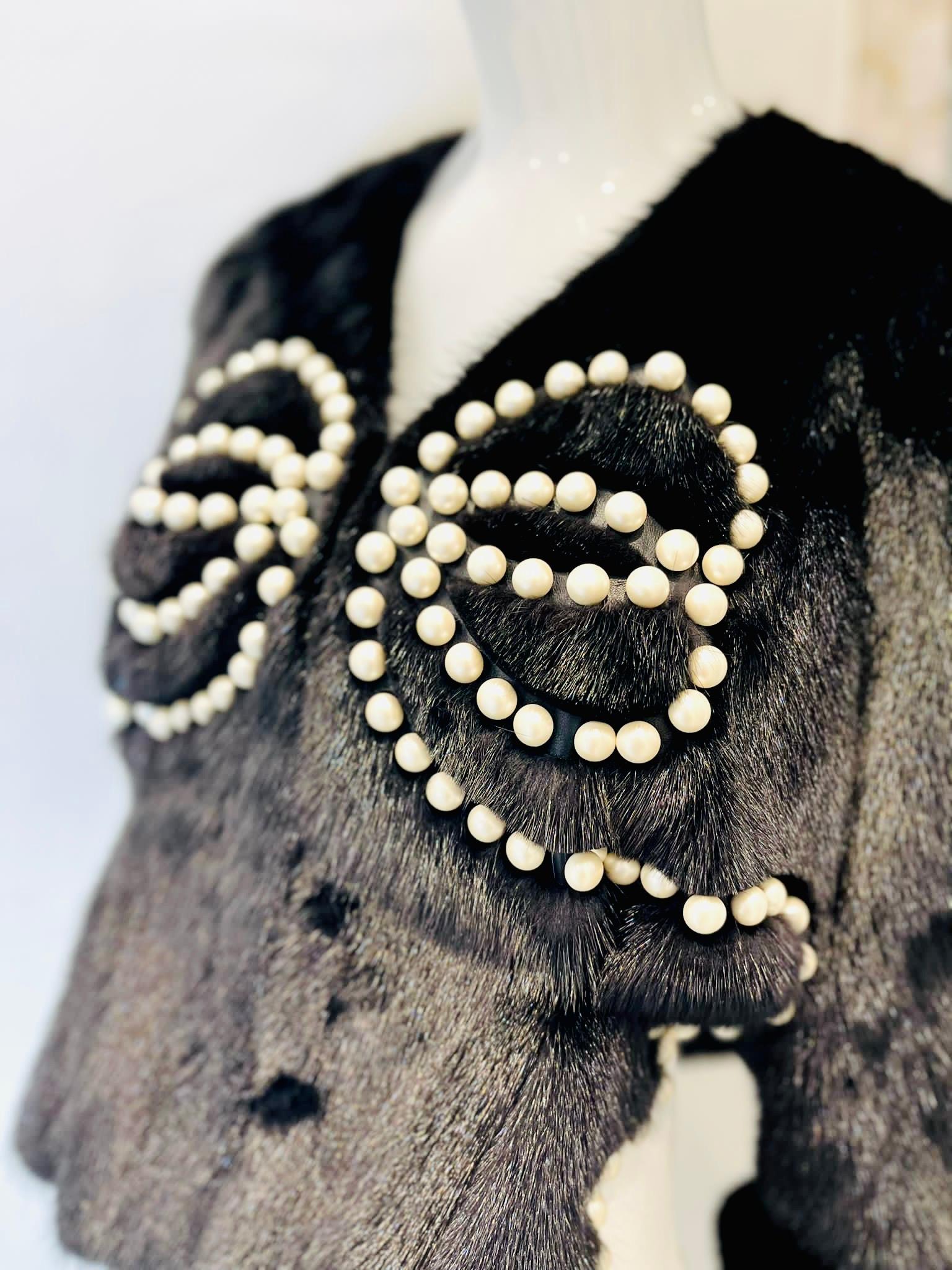 Fendi - Veste en fourrure de vison ornée de perles Pour femmes en vente